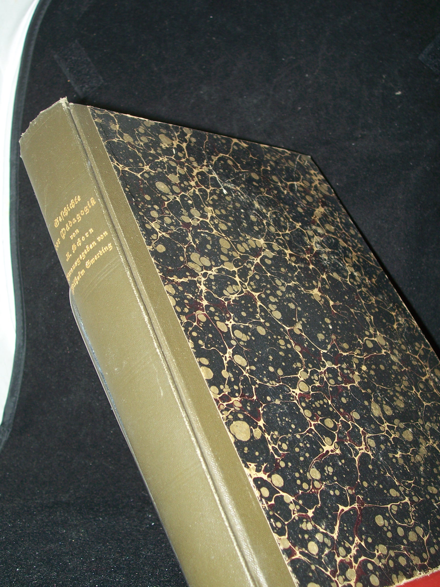 Artikelbild 1 des Artikels “Geschichte der Pädagogik in Vorbildern und Bildern “