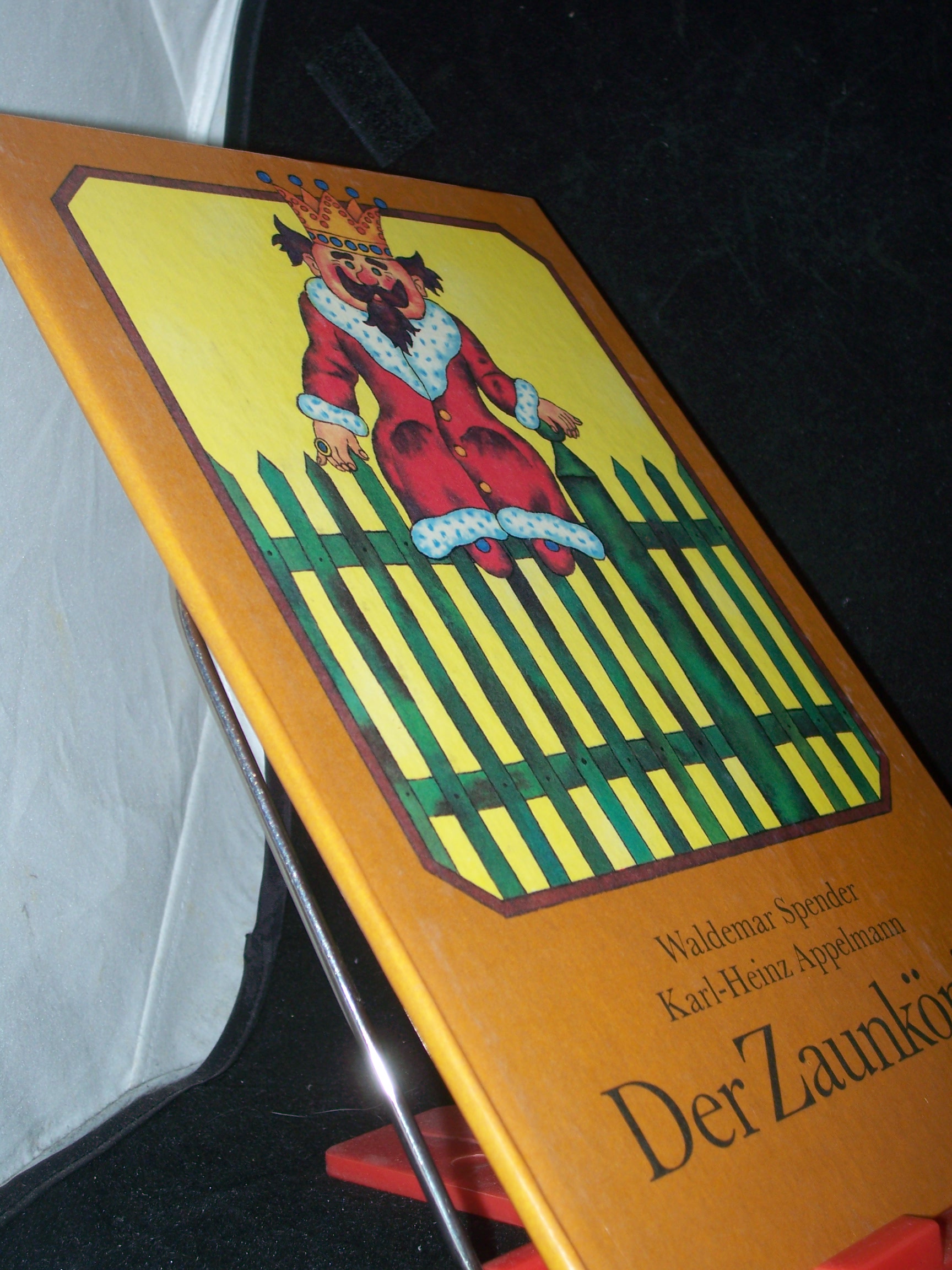 Artikelbild 1 des Artikels “Der Zaunkönig : e. Rätselbuch / mit Versen von Waldemar Spender u.
Bildern von Karl-Heinz Appelmann “