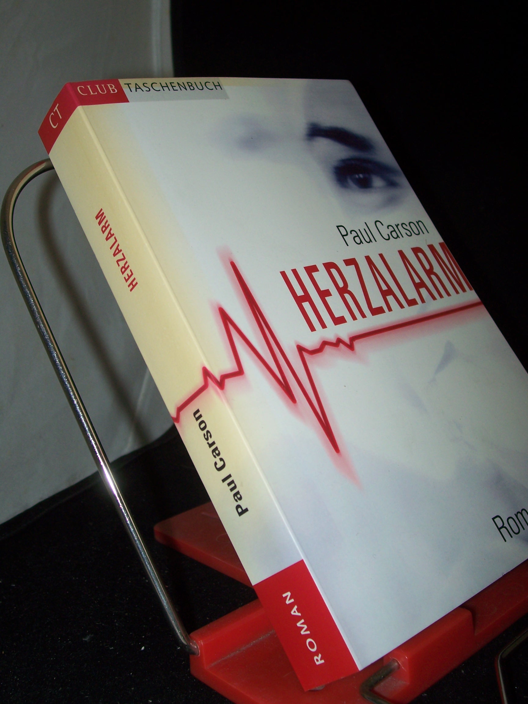 Artikelbild 1 des Artikels “Herzalarm : [Roman] / Paul Carson. Aus dem Engl. von Lore Straßl “