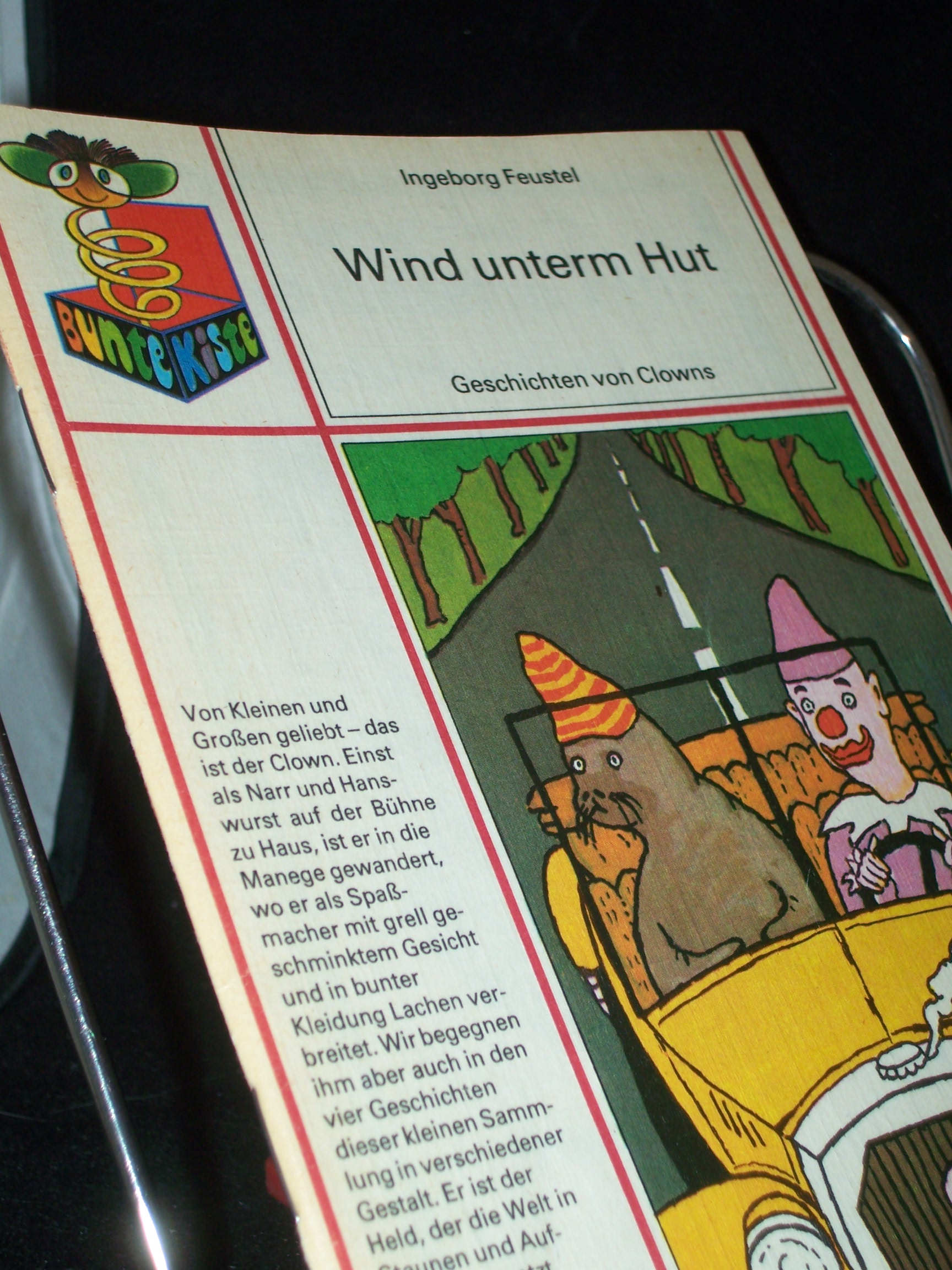 Artikelbild 1 des Artikels “Wind unterm Hut : Geschichten von Clowns / Ingeborg Feustel. Ill. von
André Kahane “