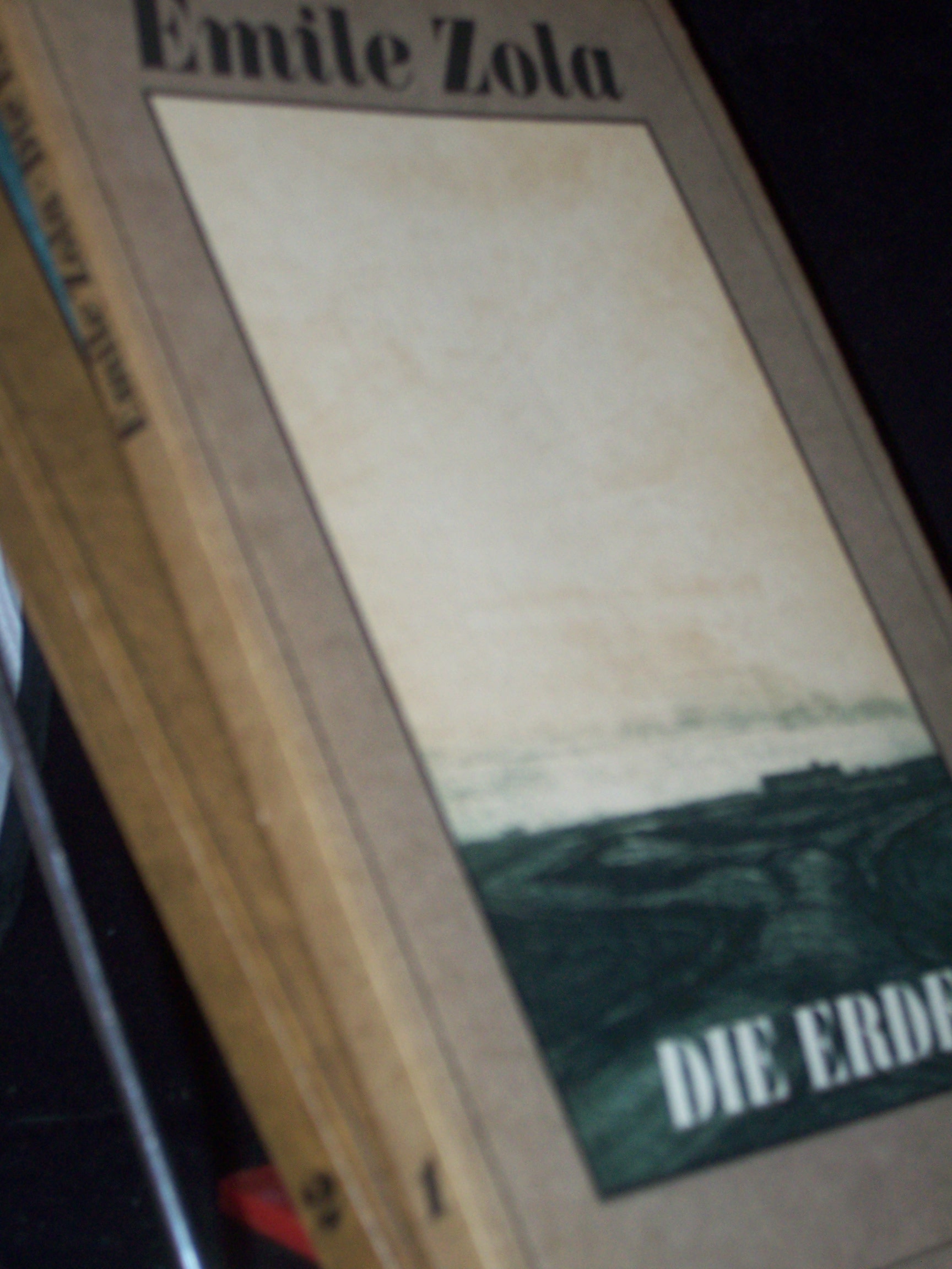 Artikelbild 1 des Artikels “Die Erde / Emile Zola. [Übers. von Hans Balzer] 2 Bände “