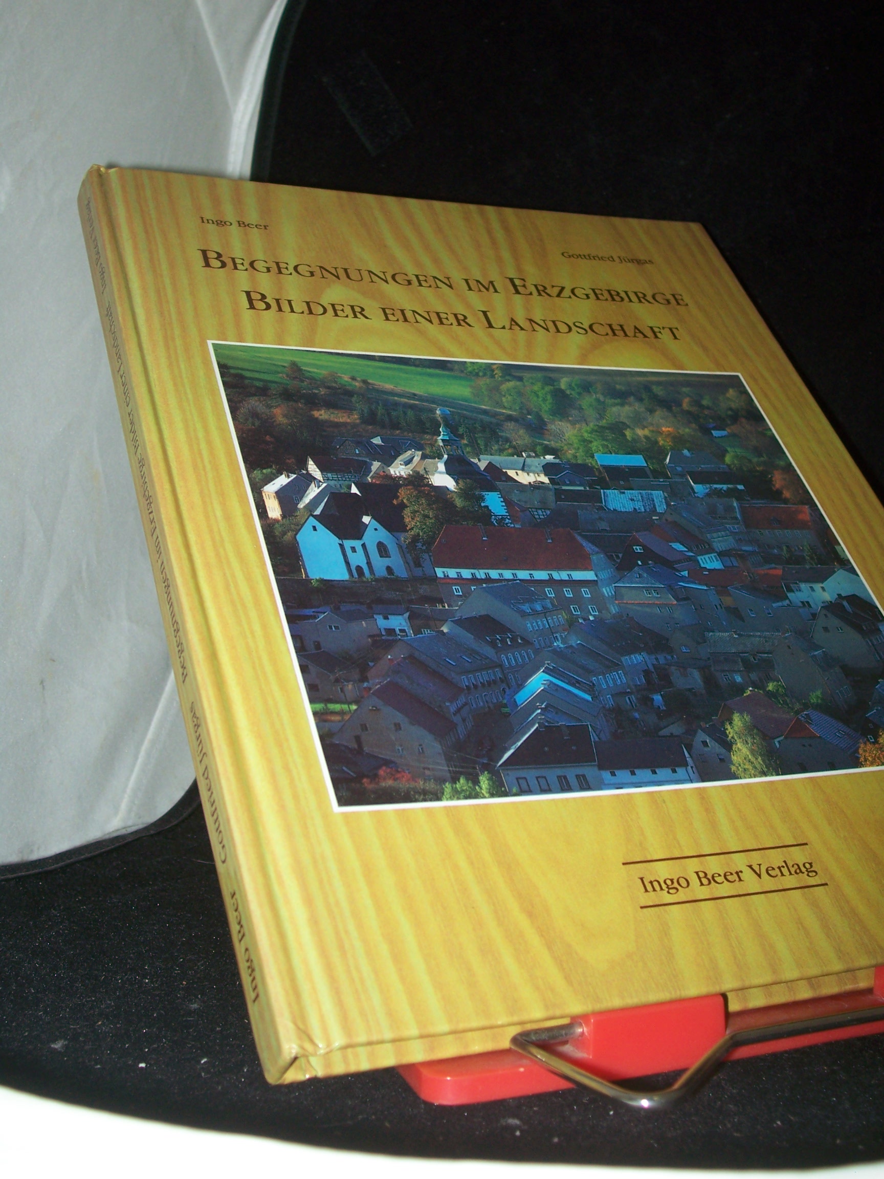 Artikelbild 1 des Artikels “Begegnungen im Erzgebirge - Bilder einer Landschaft / [Fotos, Gestaltung, Hrsg. und Verl. Ingo Beer. Text: Gottfried Jürgas] “