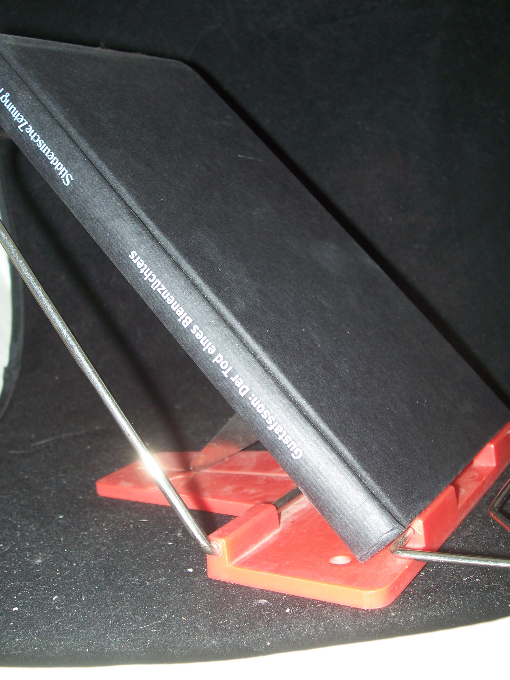 Artikelbild 1 des Artikels “Der Tod eines Bienenzüchters : Roman / Lars Gustafsson. Aus dem Schwed. von Verena Reichel “