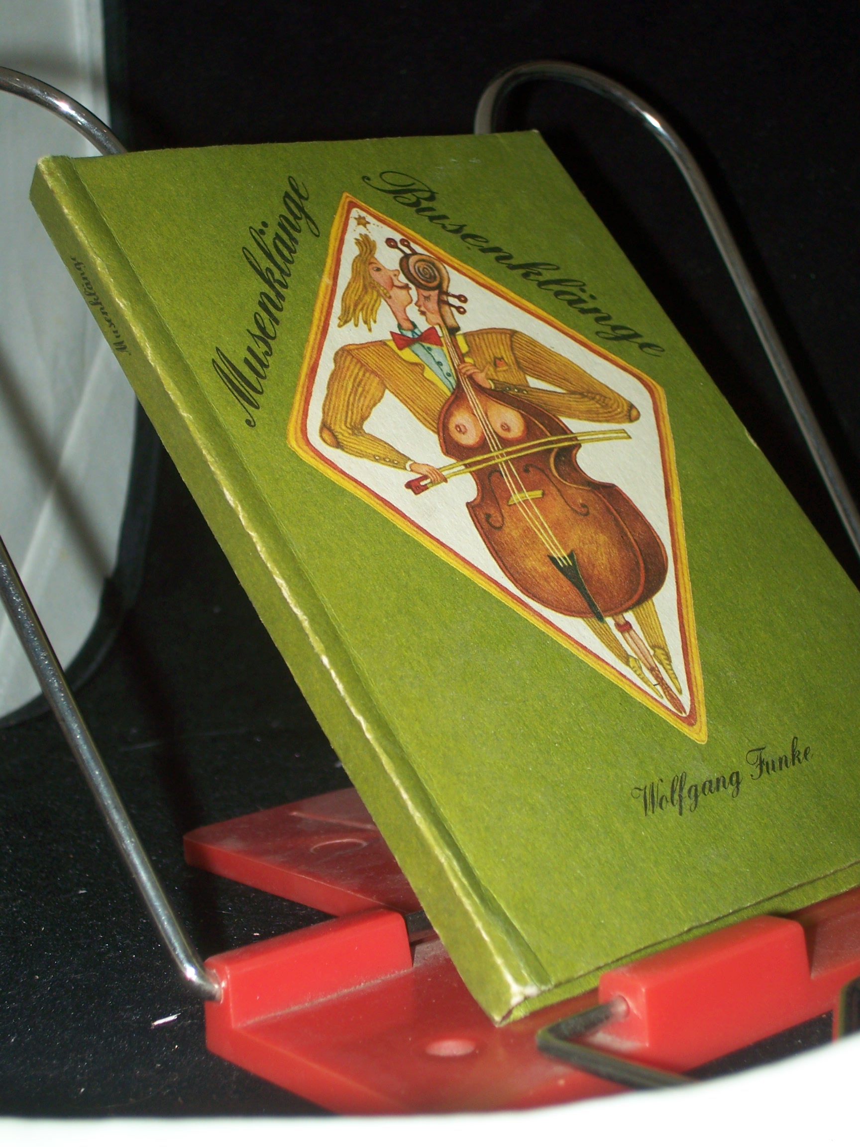 Artikelbild 1 des Artikels “Musenklänge : Brusttöne d. Überzeugung / geäussert von Wolfgang Funke. Ausposaunt von Monika Fehlberg “