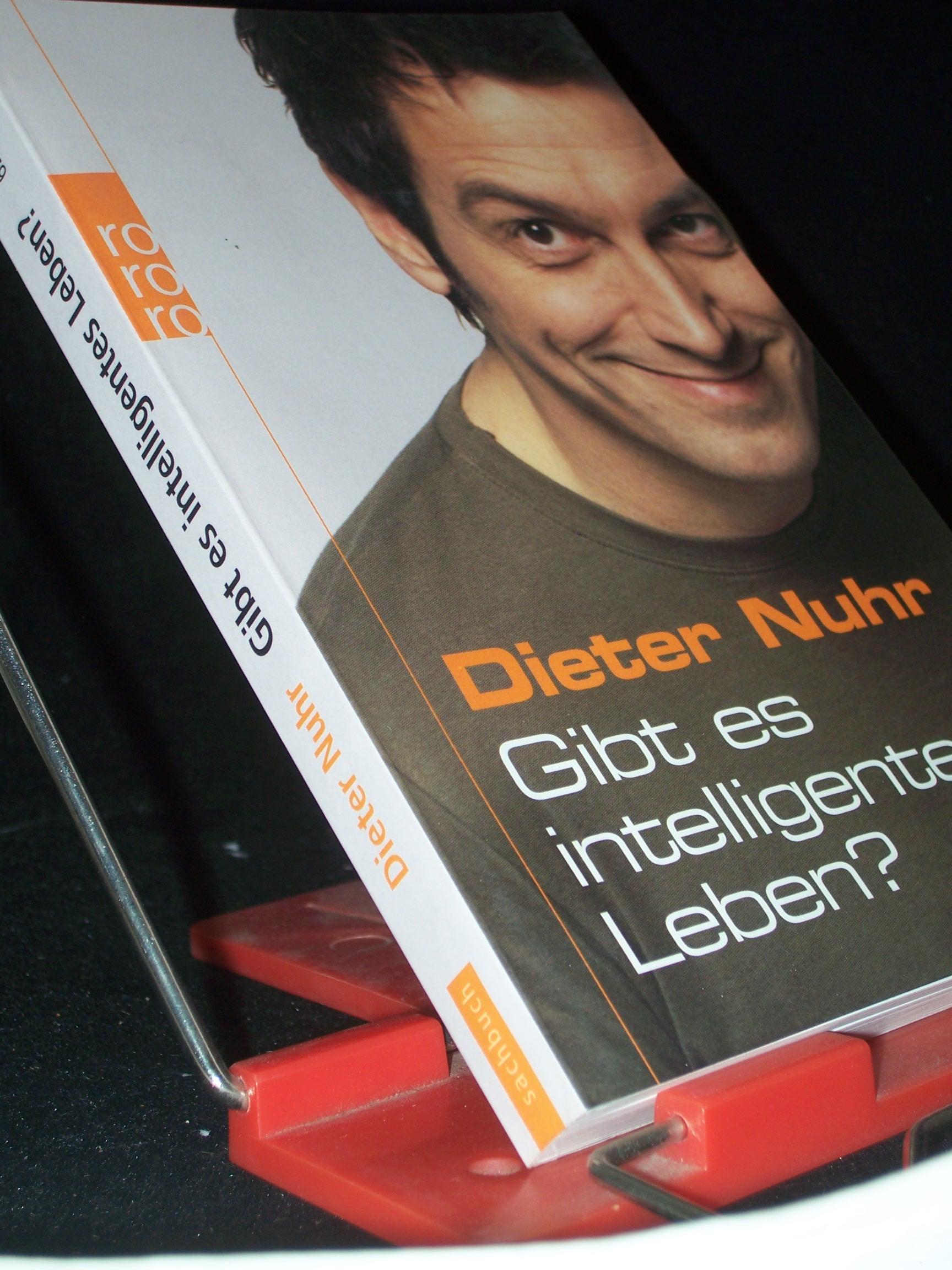 Artikelbild 1 des Artikels “Gibt es intelligentes Leben? / Dieter Nuhr “