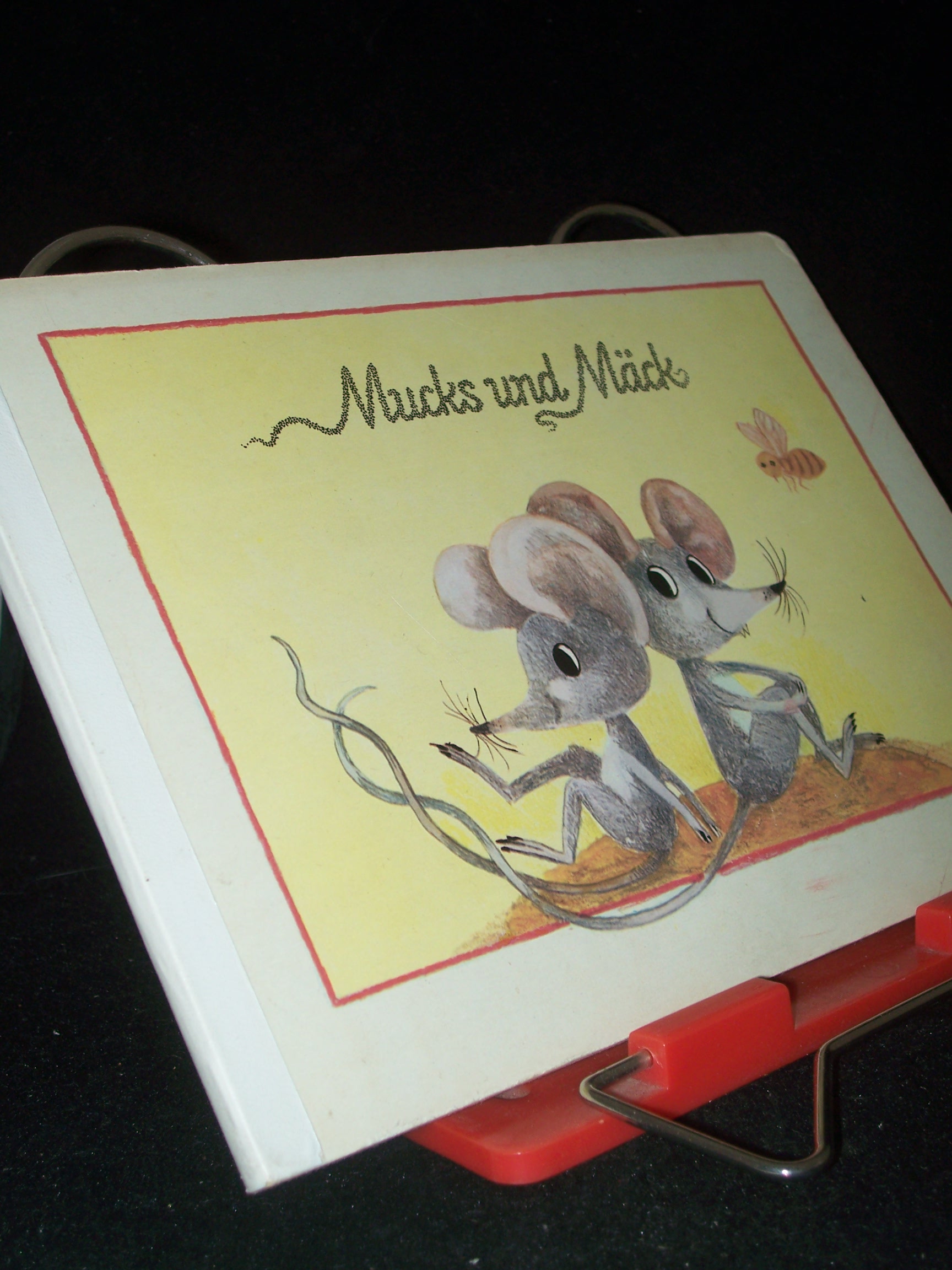 Artikelbild 1 des Artikels “Mucks und Mäck / [Idee u. Verse: Johanna Kraeger. Ill.: Dagmar Schwintowsky] “