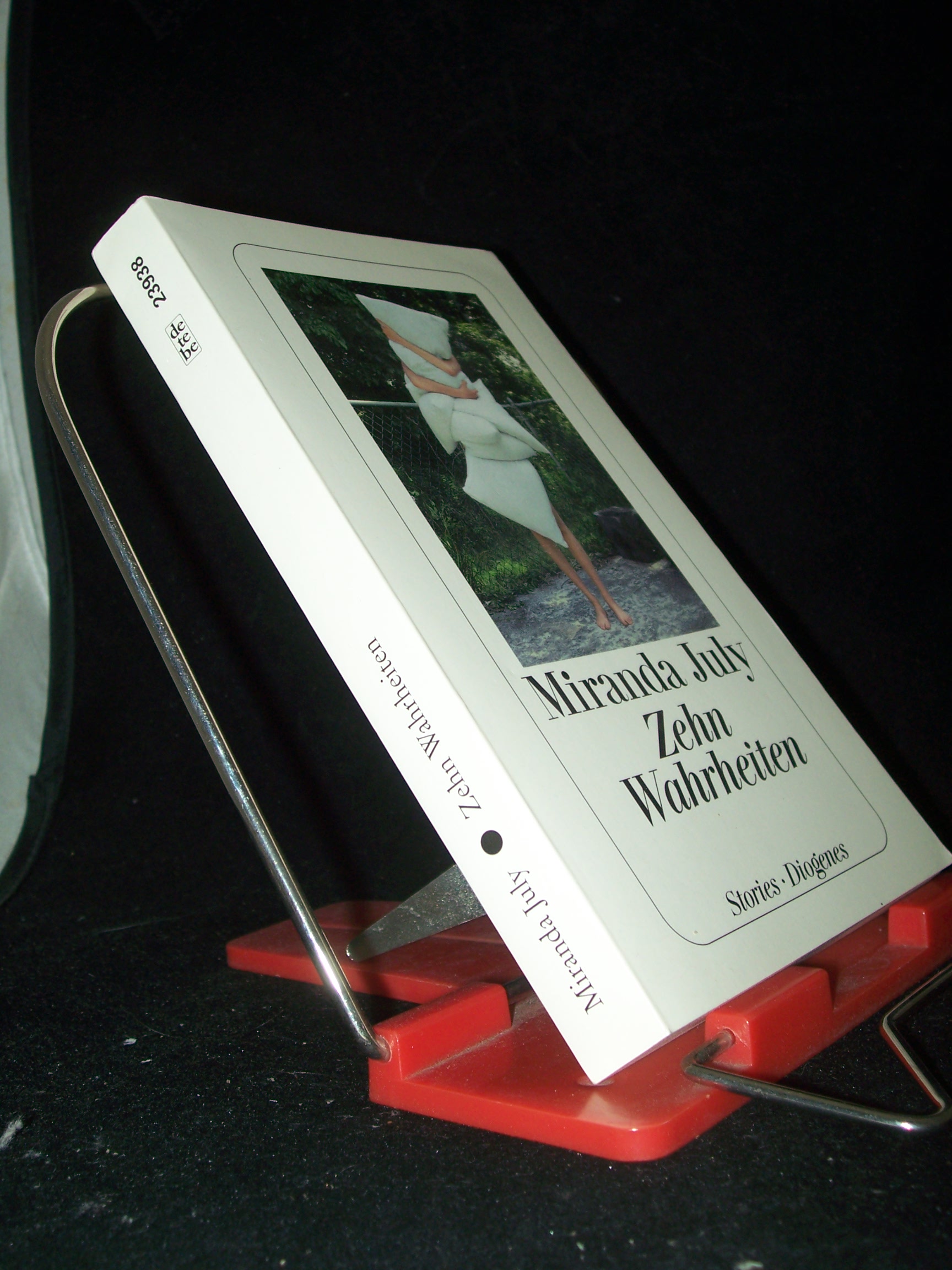 Artikelbild 1 des Artikels “Zehn Wahrheiten : Stories / Miranda July. Aus dem Amerikan. von Clara Drechsler und Harald Hellmann “