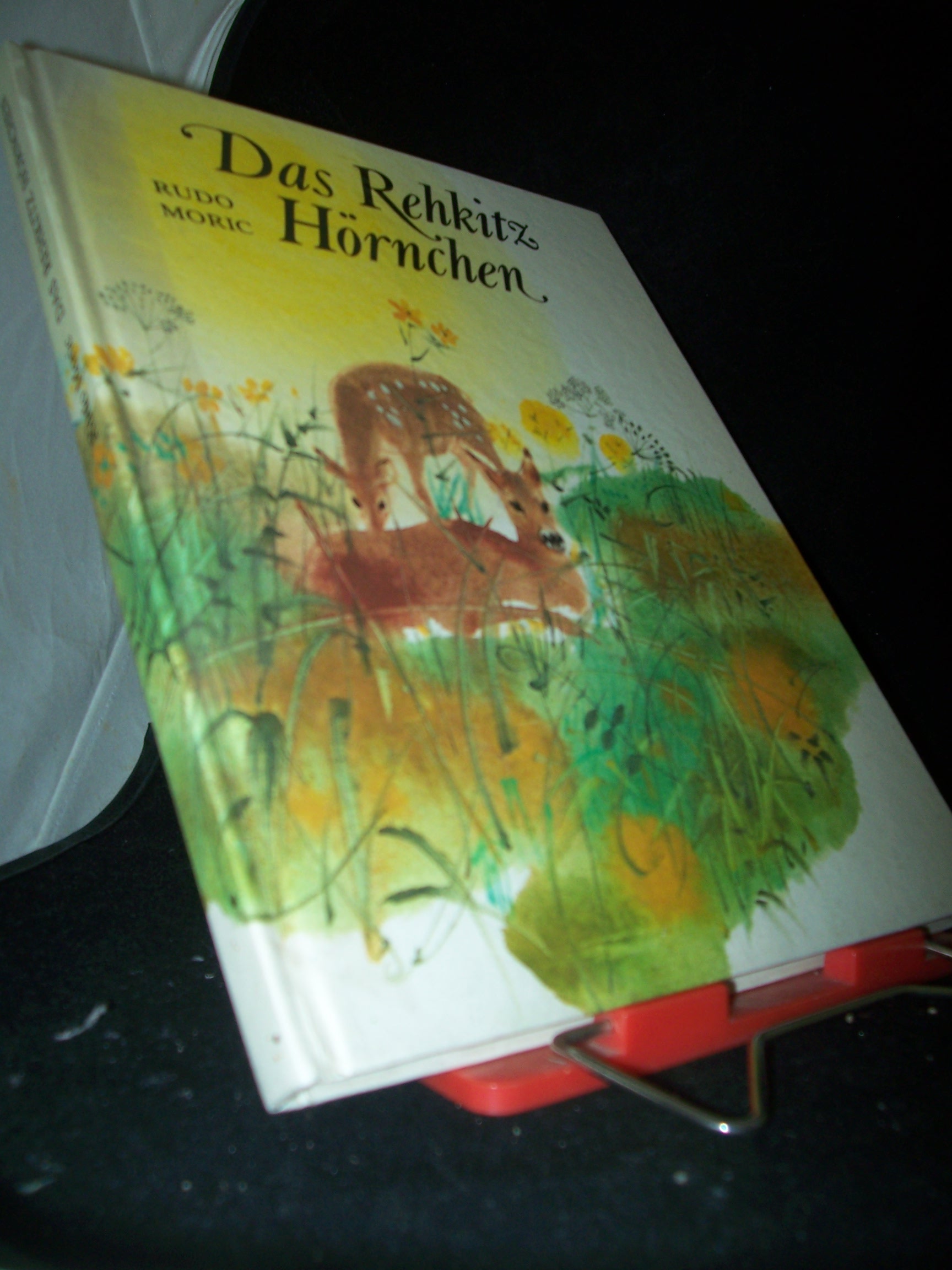 Artikelbild 1 des Artikels “Das Rehkitz Hörnchen / Rudo Moric. [Aus d. Slowak. übers. von Eli?ka
Jelínková] “