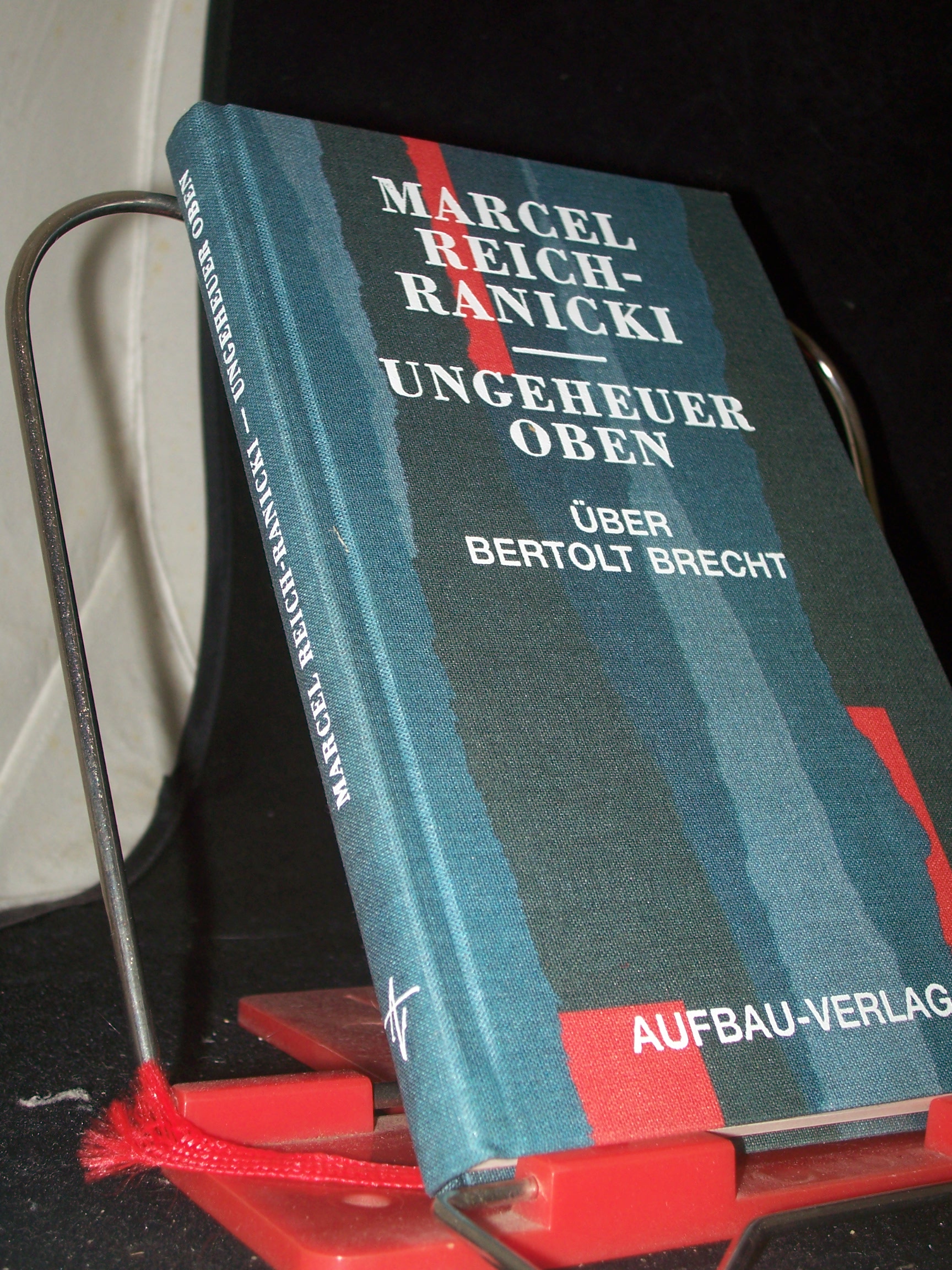 Artikelbild 1 des Artikels “Ungeheuer oben : über Bertolt Brecht / Marcel Reich-Ranicki “
