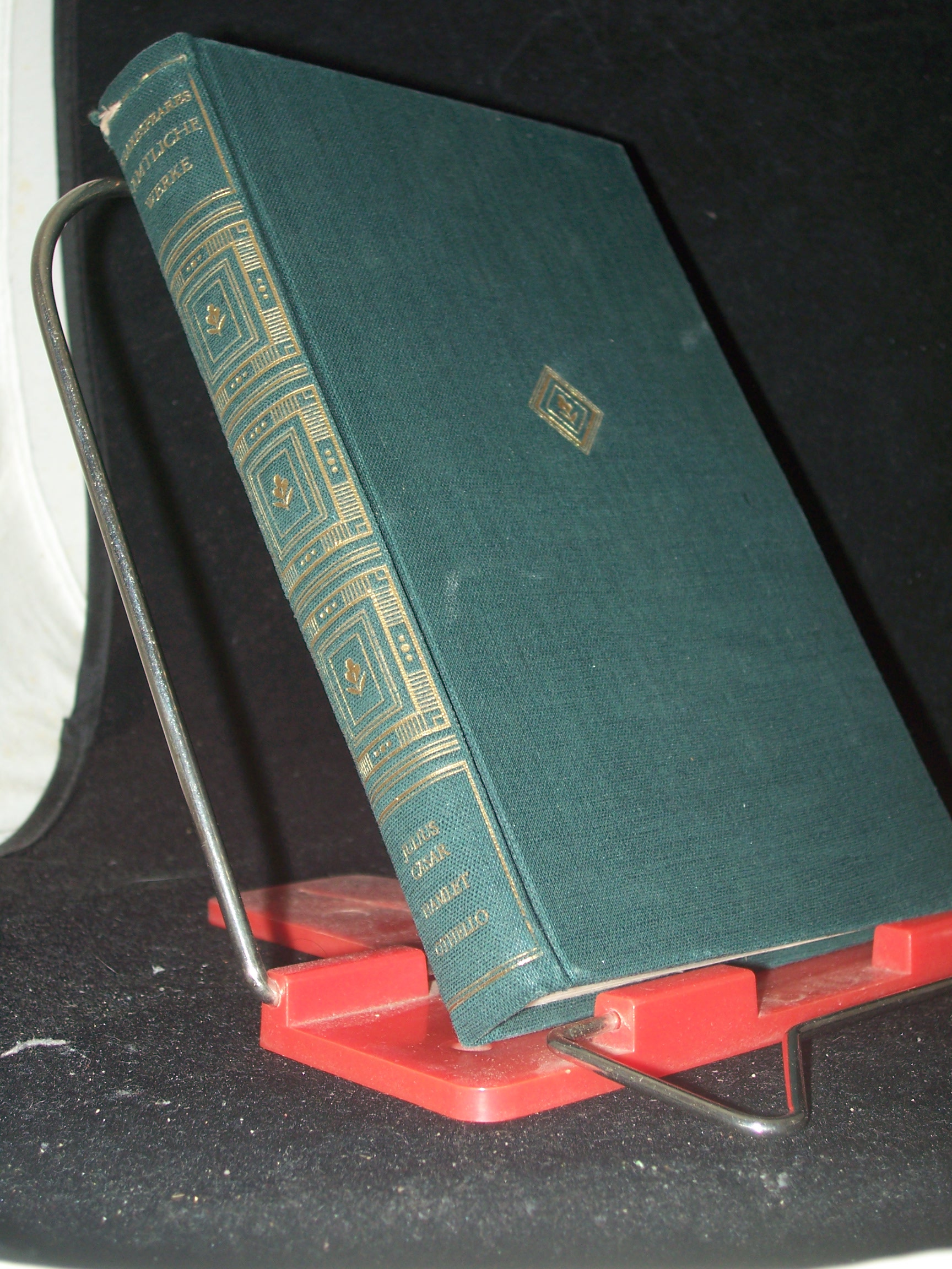 Artikelbild 1 des Artikels “Julius Cäsar, Hamlet, Prinz von Dänemark,übersetzt von A.W. v. Schlegel, L. Tieck, E. Wagner, Fr. Bodenstedt und K. Simrock, nach den Originaltexten neu Revidiert Herausgegeben von Chr. Christiansen, mit Einleitungen von Dr. Hermann Tiemann “