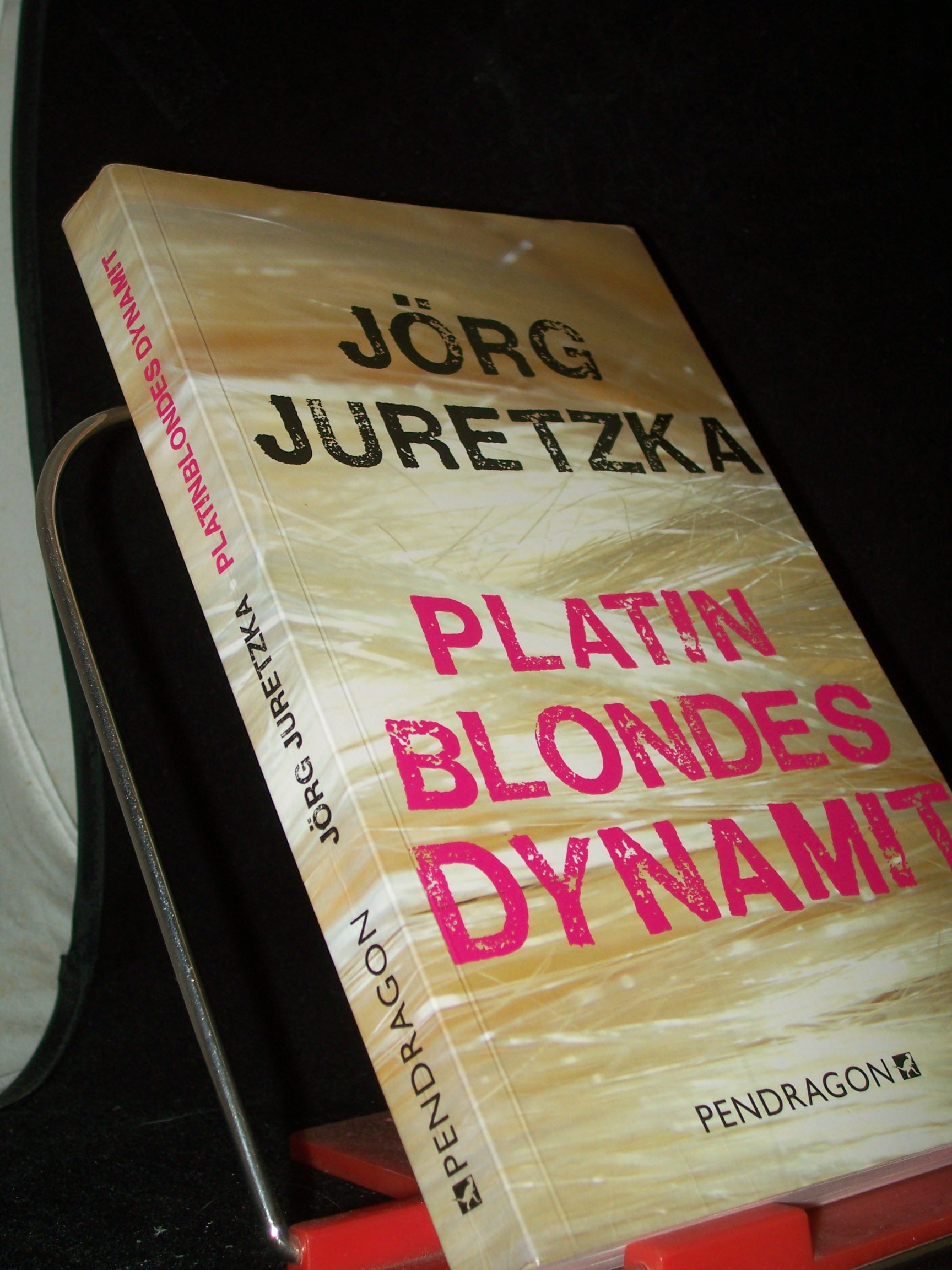 Artikelbild 1 des Artikels “Platinblondes Dynamit / Jörg Juretzka “