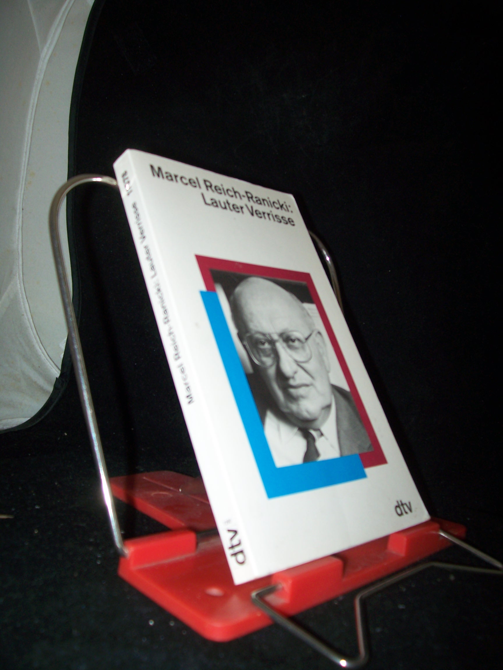 Artikelbild 1 des Artikels “Lauter Verrisse : mit einem einleitenden Essay / Marcel Reich-Ranicki “