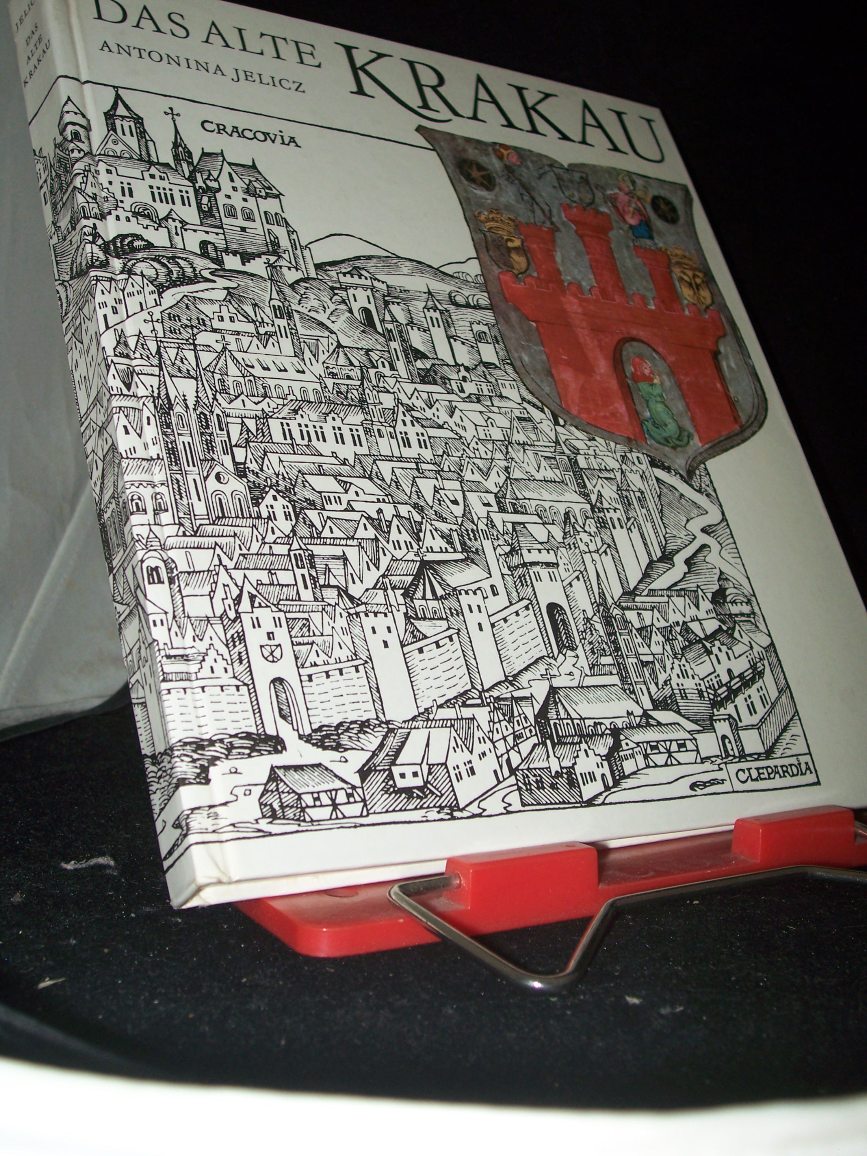 Artikelbild 1 des Artikels “Das alte Krakau : Alltagsleben vom 13. bis zum 15. Jh. / Antonina
Jelicz. Übers. aus d. Poln. von Eduard Merian. Mit e. Vorw. von
Johannes Kalisch “