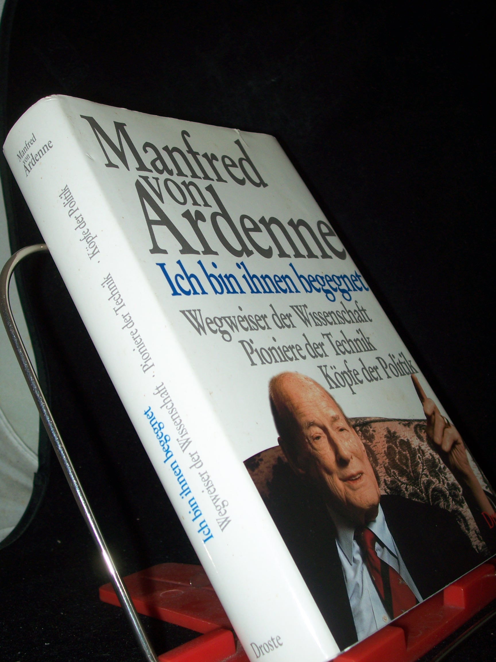 Artikelbild 1 des Artikels “Ich bin ihnen begegnet : Wegweiser der Wissenschaft, Pioniere der
Technik, Köpfe der Politik / Manfred von Ardenne. Unter Mitw. von
Manfred Lotsch “