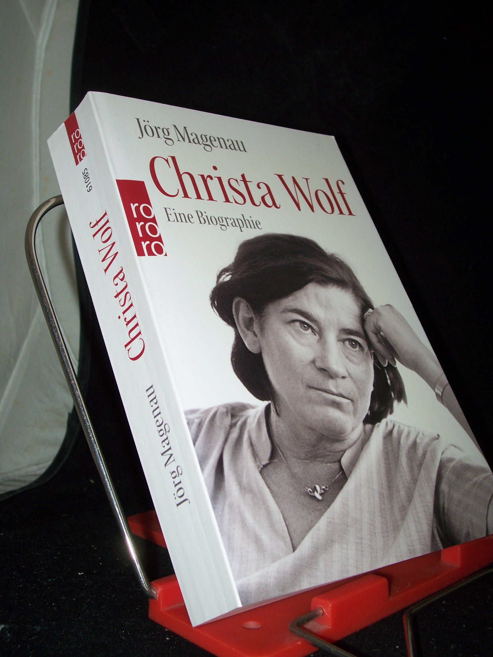 Artikelbild 1 des Artikels “Christa Wolf : eine Biographie / Jörg Magenau “