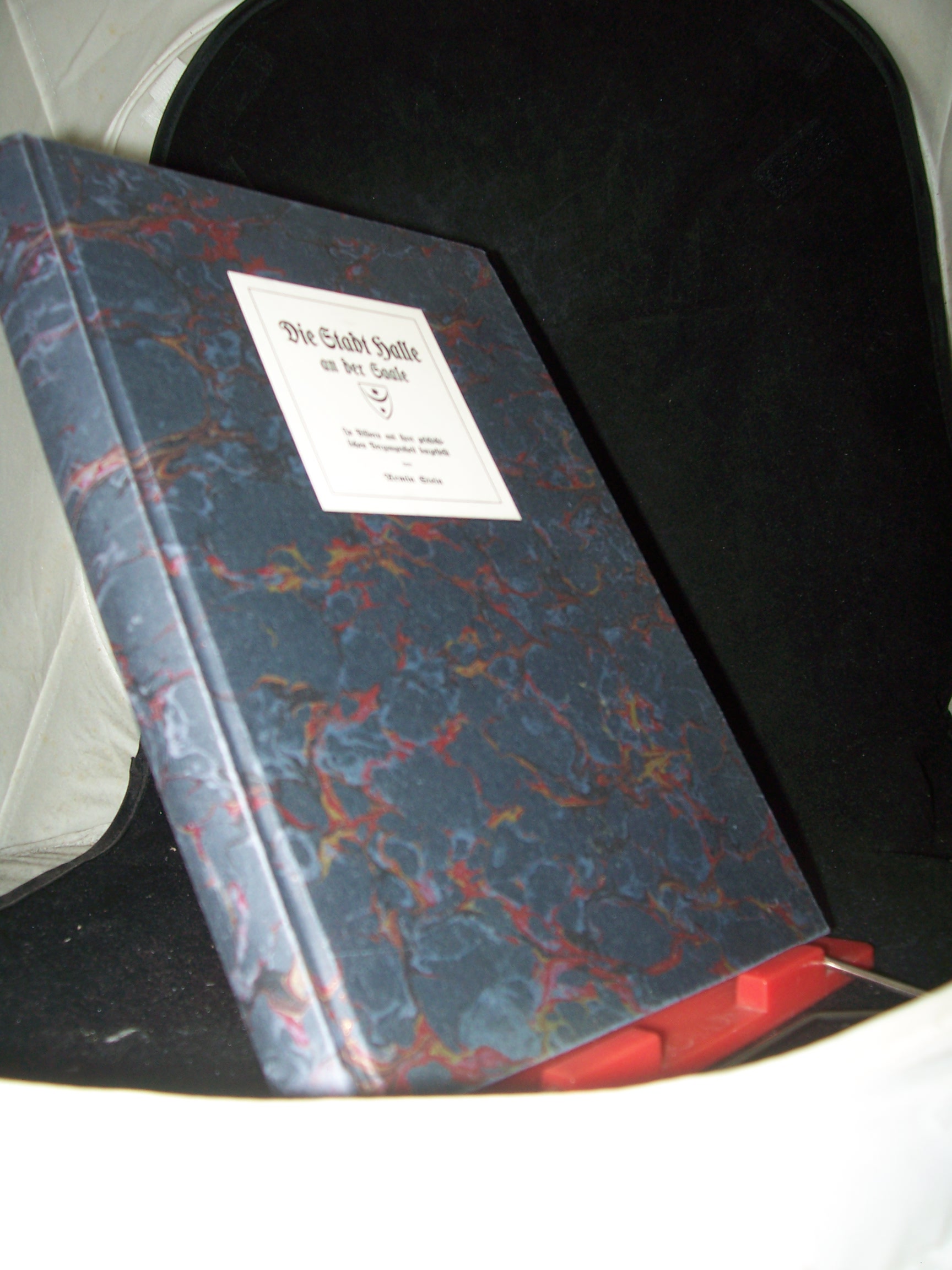 Artikelbild 1 des Artikels “Die Stadt Halle an der Saale in Bildern aus ihrer geschichtlichen Vergangenheit dargestellt / von Armin Stein (H. Nietschmann) “