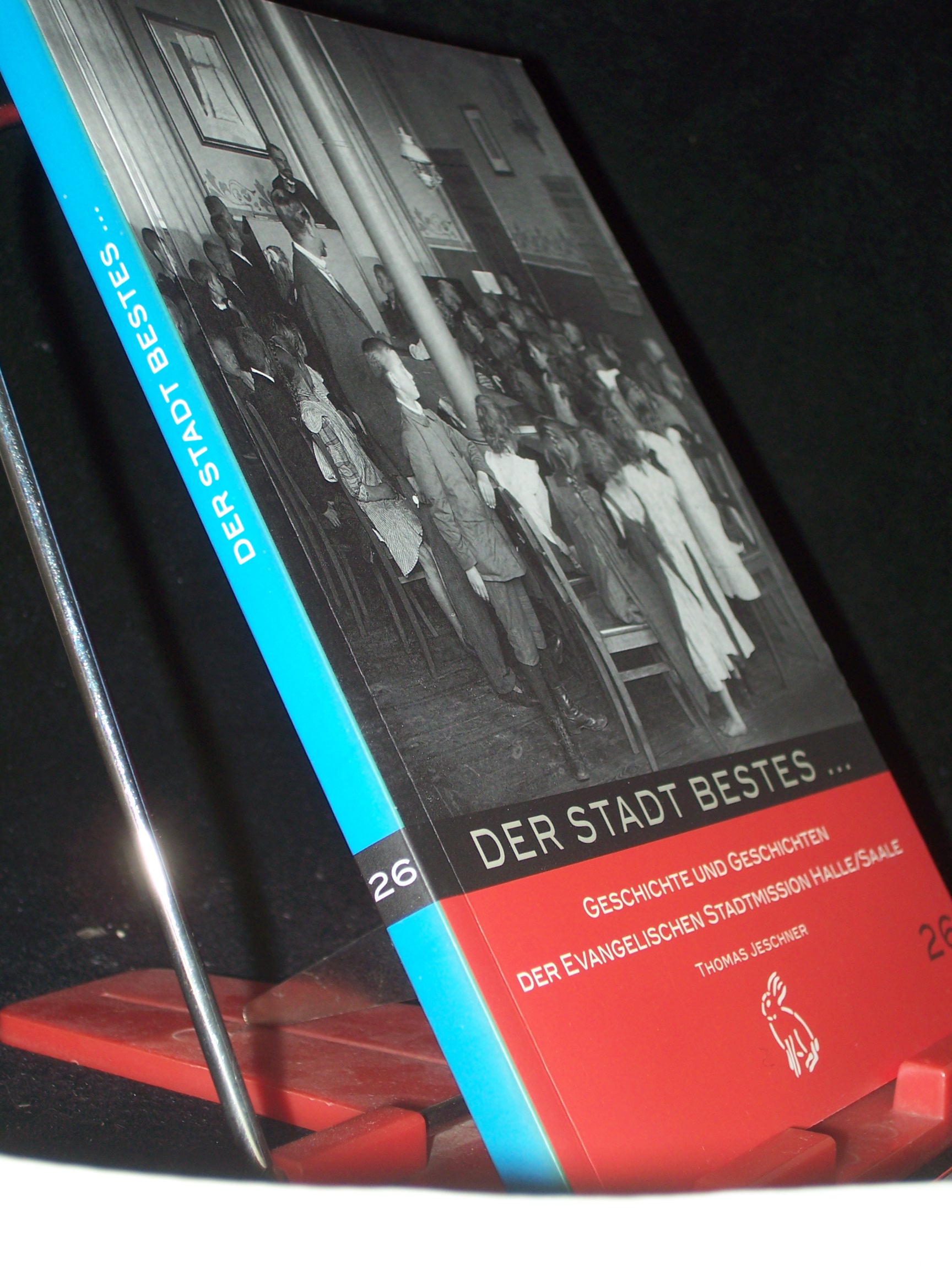 Artikelbild 1 des Artikels “Der Stadt Bestes... : Geschichte und Geschichten der Evangelischen
Stadtmission Halle/Saale / Thomas Jeschner. Hrsg. Evangelische
Stadtmission Halle e.V. “