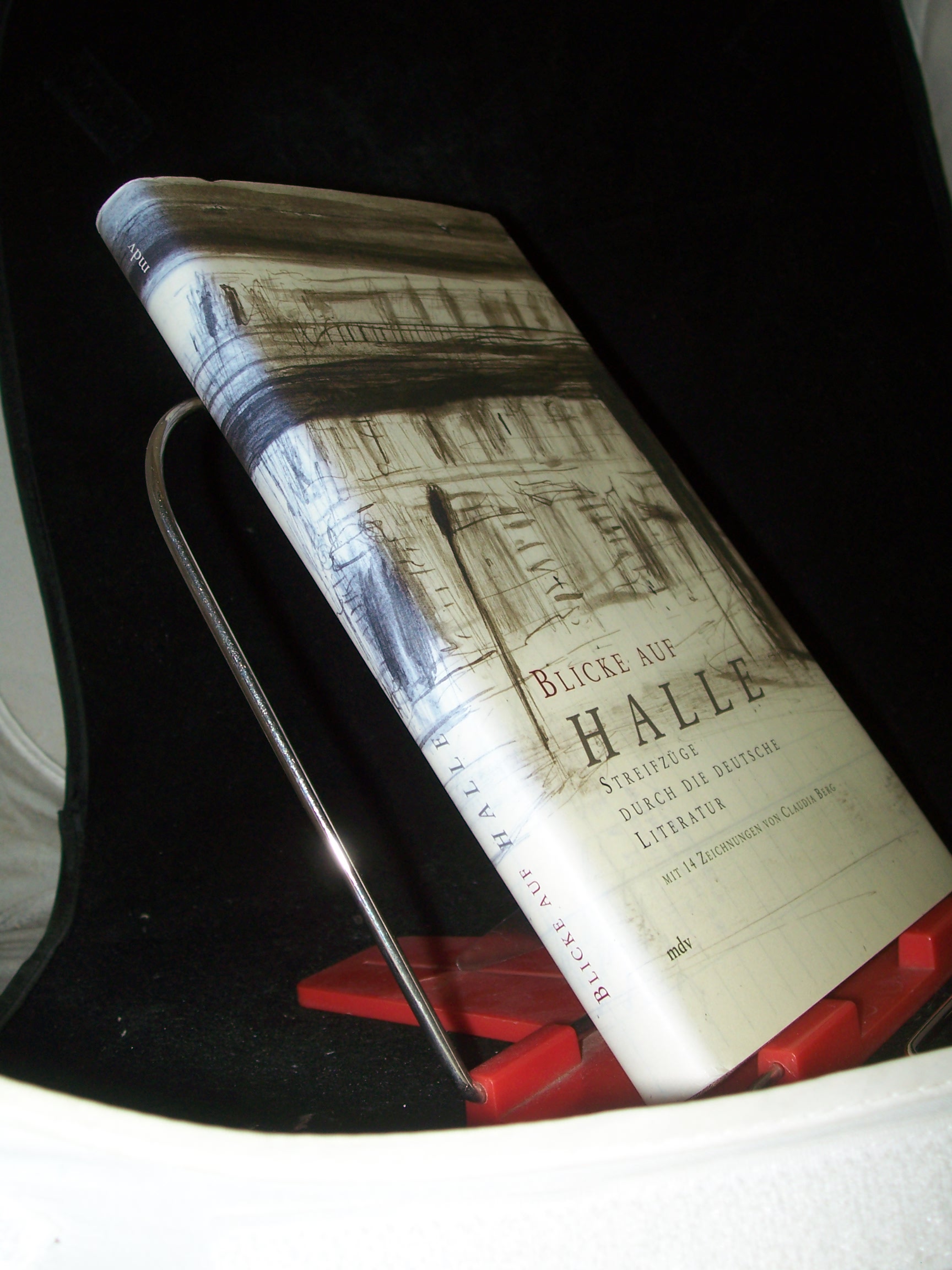 Artikelbild 1 des Artikels “Blicke auf Halle : Streifzüge durch die deutsche Literatur / hrsg. vom Förderkreis der Schriftsteller in Sachsen-Anhalt e.V. Mit 14 Zeichn. von Claudia Berg “