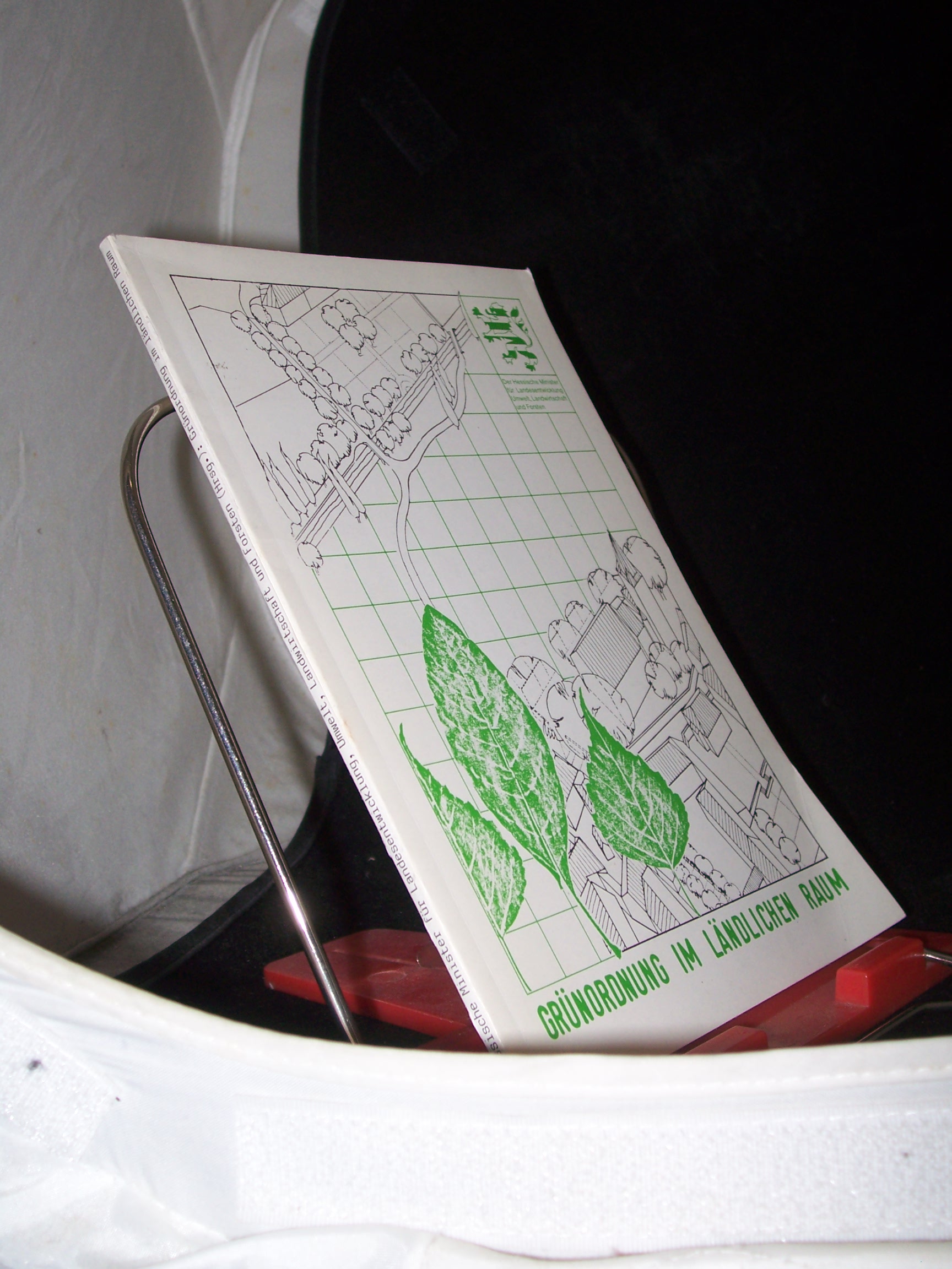 Artikelbild 1 des Artikels “Grünordnung im ländlichen Raum / Hanns Stephan Wüst ; Robert H. Beckmann. ARU-Plan, Büro für Architektur, Städtebau, Raum- und Umweltplanung Kaiserslautern “