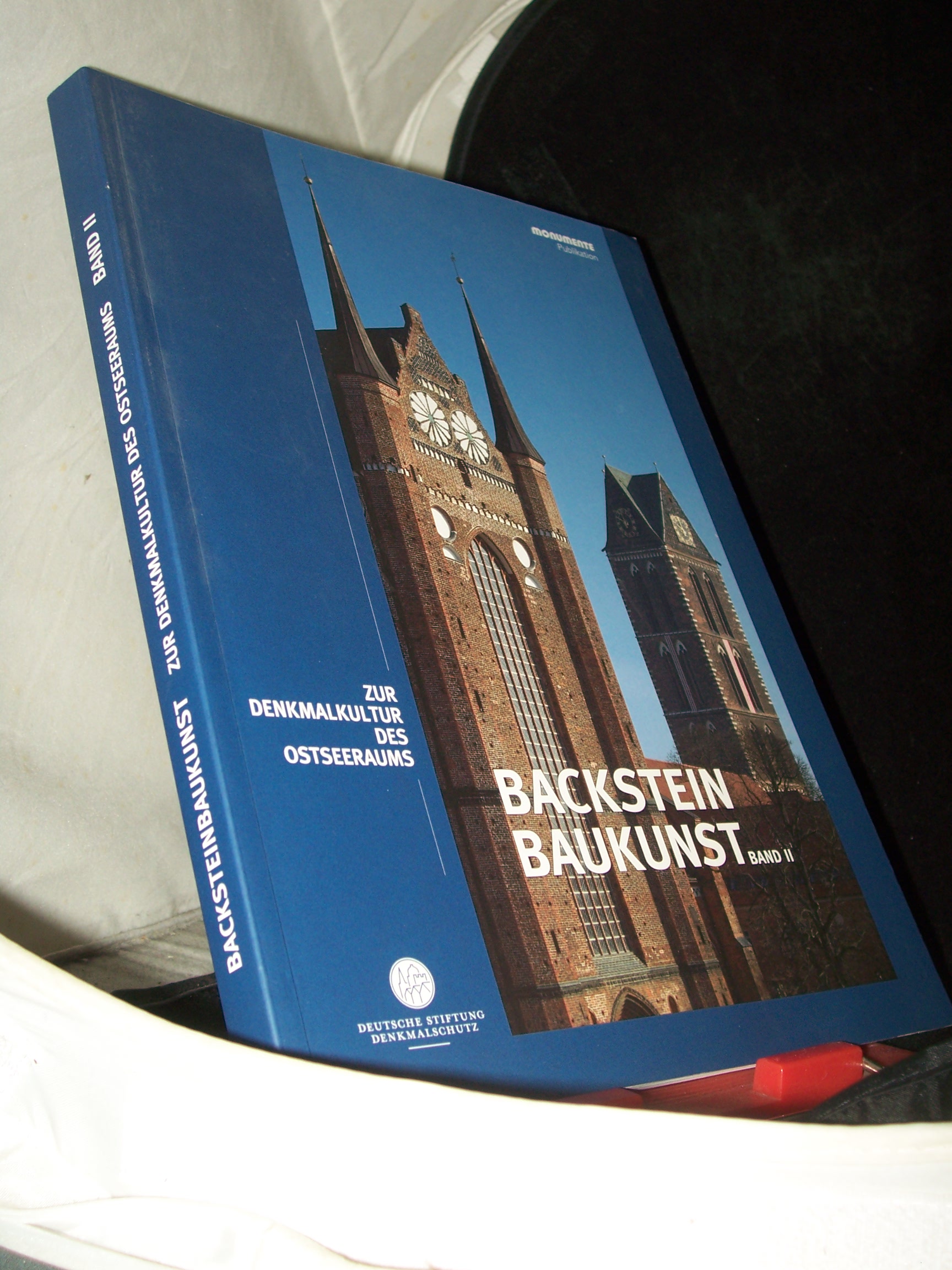 Artikelbild 1 des Artikels “Backsteinbaukunst Teil: Bd. 2., Tagung vom 6. und 7. September 2007:
Vielfalt Backstein - über Grenzen hinweg, Tagung vom 4. und 5.
September 2008: Gotik und Neugotik “
