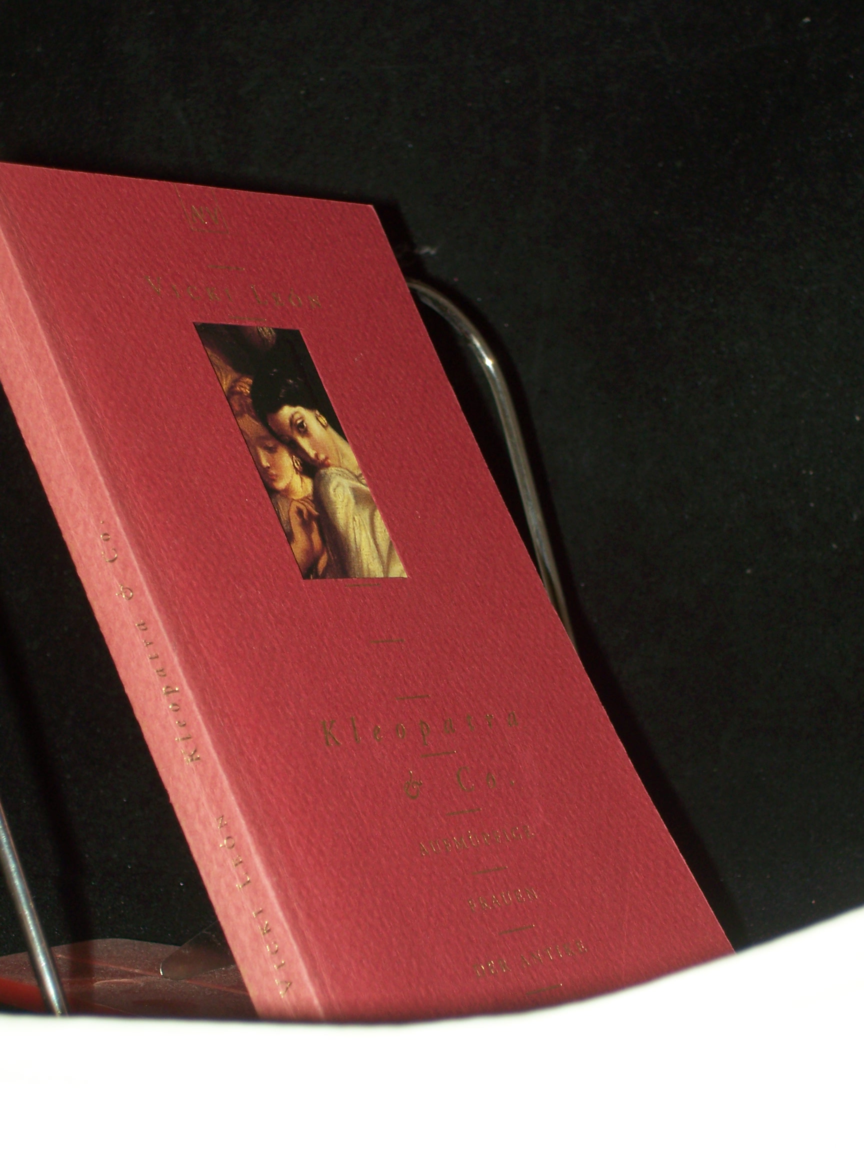 Artikelbild 1 des Artikels “Kleopatra & Co. : aufmüpfige Frauen der Antike / Vicki León. Aus dem Amerikan. von Julia Brennberg “