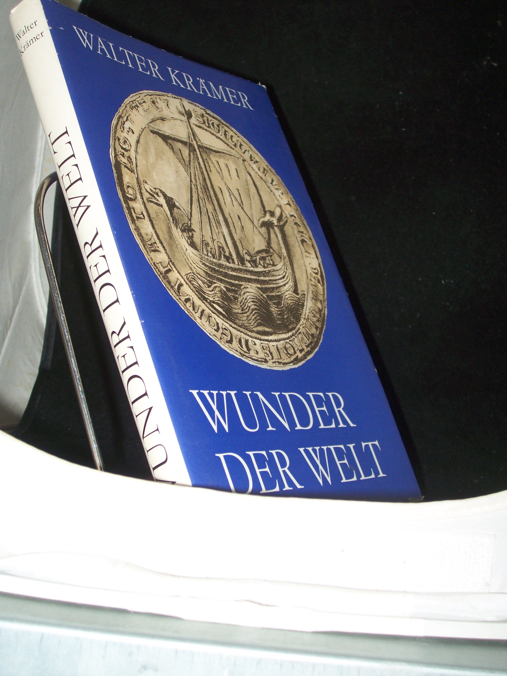 Artikelbild 1 des Artikels “Wunder der Welt : d. frühen Entdeckungen unserer Erde / Walter Krämer. [Die Ill. schuf Gerhard Gossmann. Kt.: Wilfried Görtler] “
