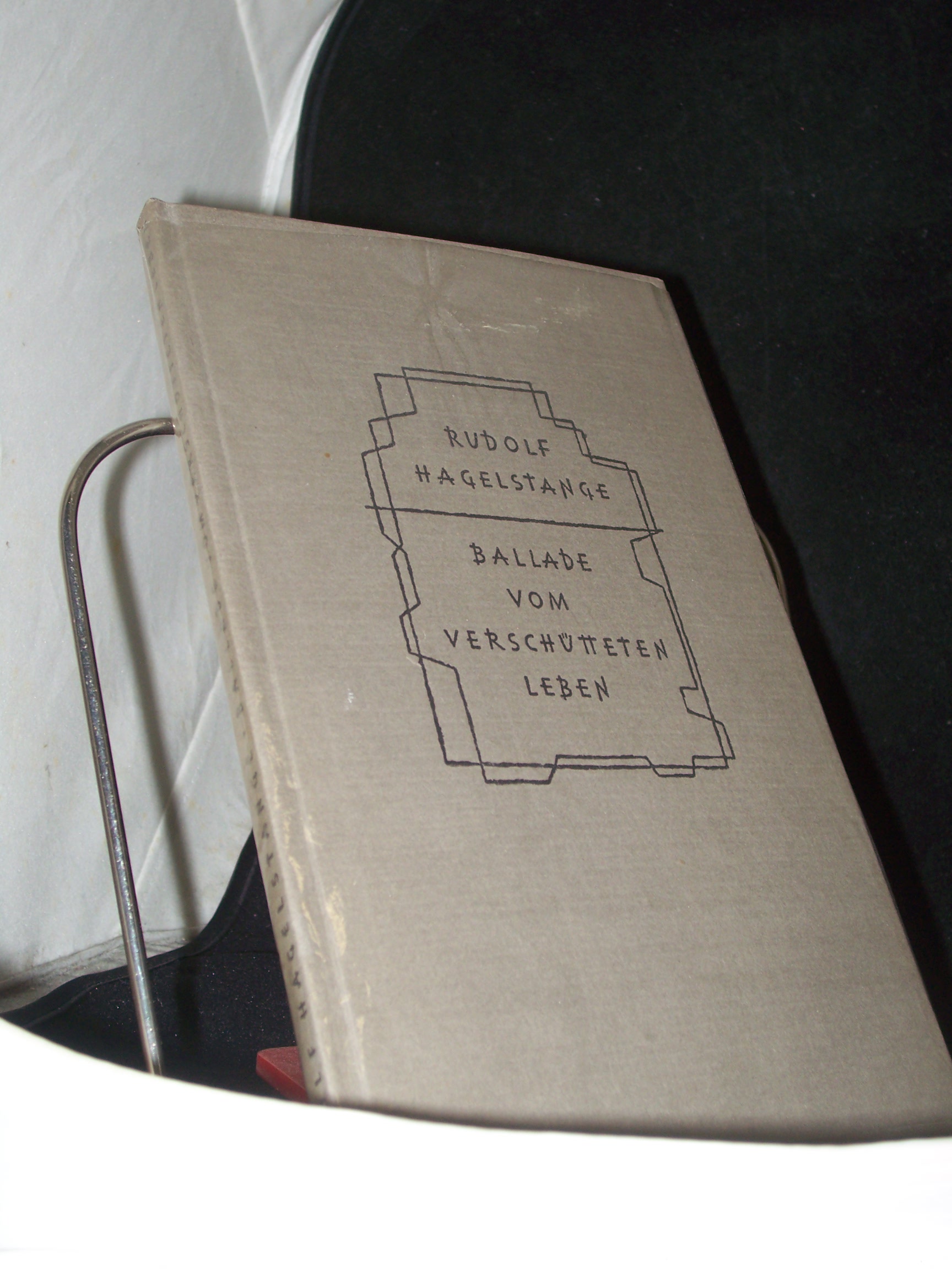 Artikelbild 1 des Artikels “Ballade vom verschütteten Leben / Rudolf Hagelstange “