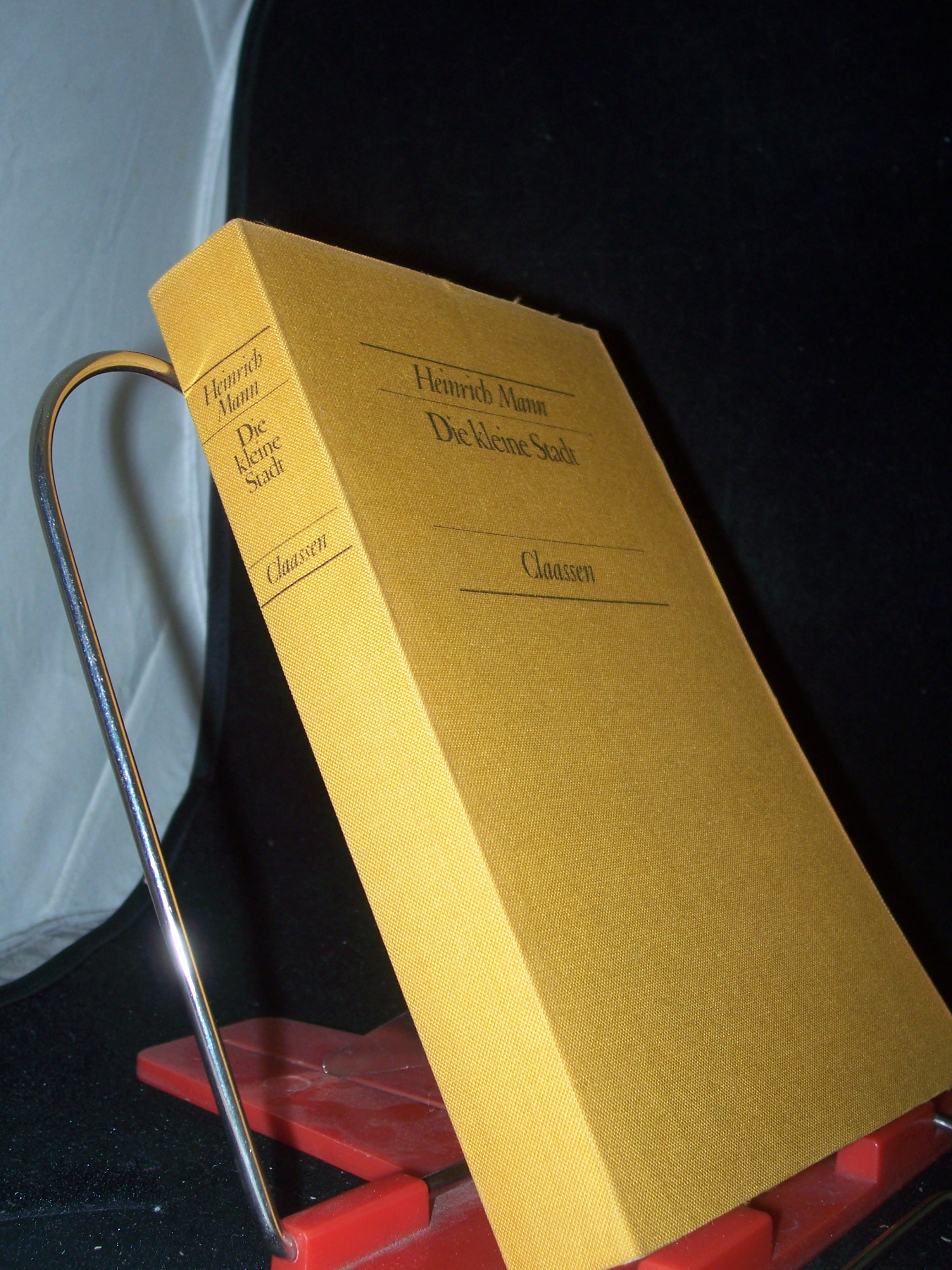 Artikelbild 1 des Artikels “Die kleine Stadt : Roman / Heinrich Mann “