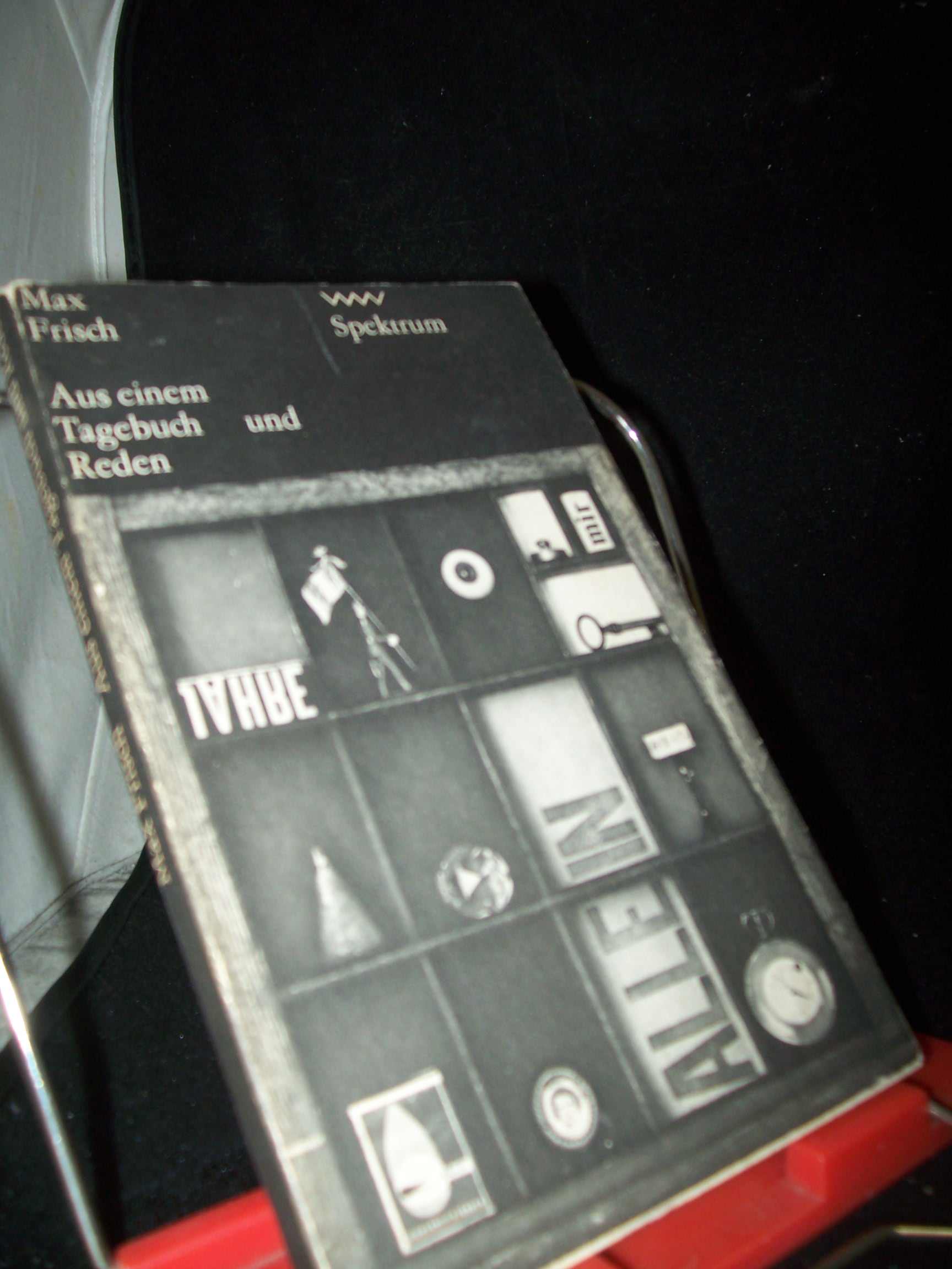 Artikelbild 1 des Artikels “Aus einem Tagebuch und Reden / Max Frisch. [Mit e. Nachw. von Hermann
Kähler] “