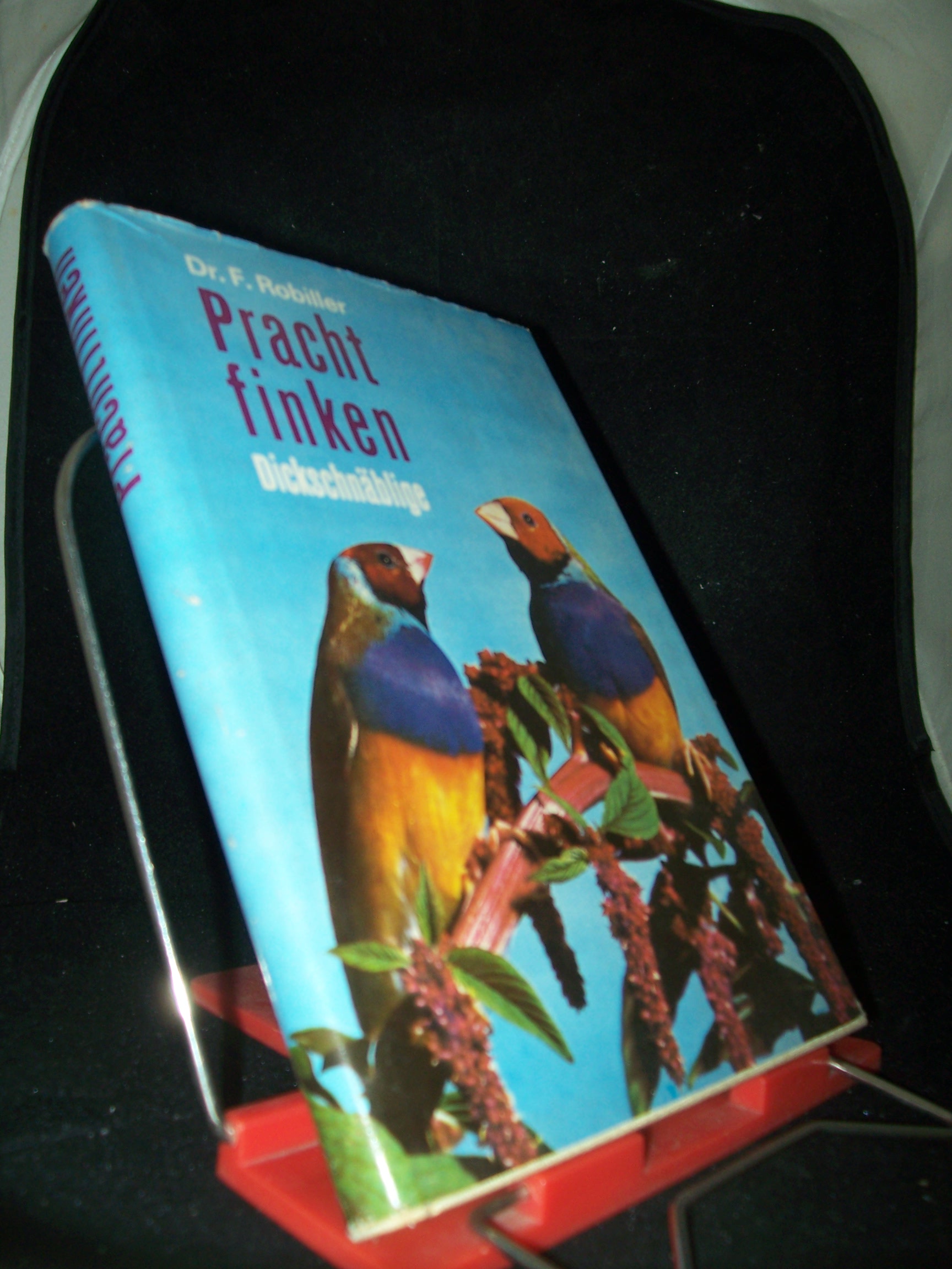 Artikelbild 1 des Artikels “Dickschnäblige Prachtfinken : (Poephilae u. Lonchurae) / Franz Robiller. [Aufn.: Wolfgang de Grahl u. a. Zeichngn: Erwin Rossa] “