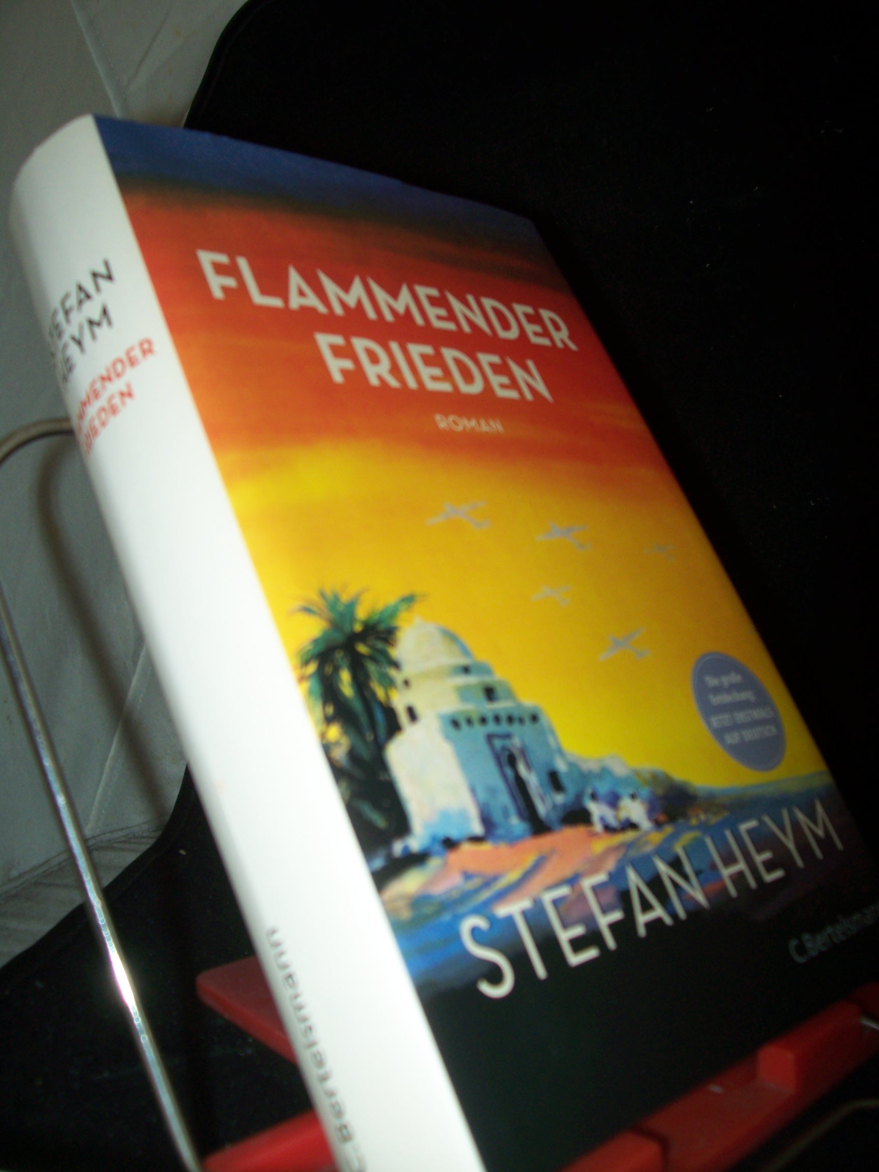 Artikelbild 1 des Artikels “Flammender Frieden : Roman / Stefan Heym ; aus dem Englischen von
Bernhard Robben “