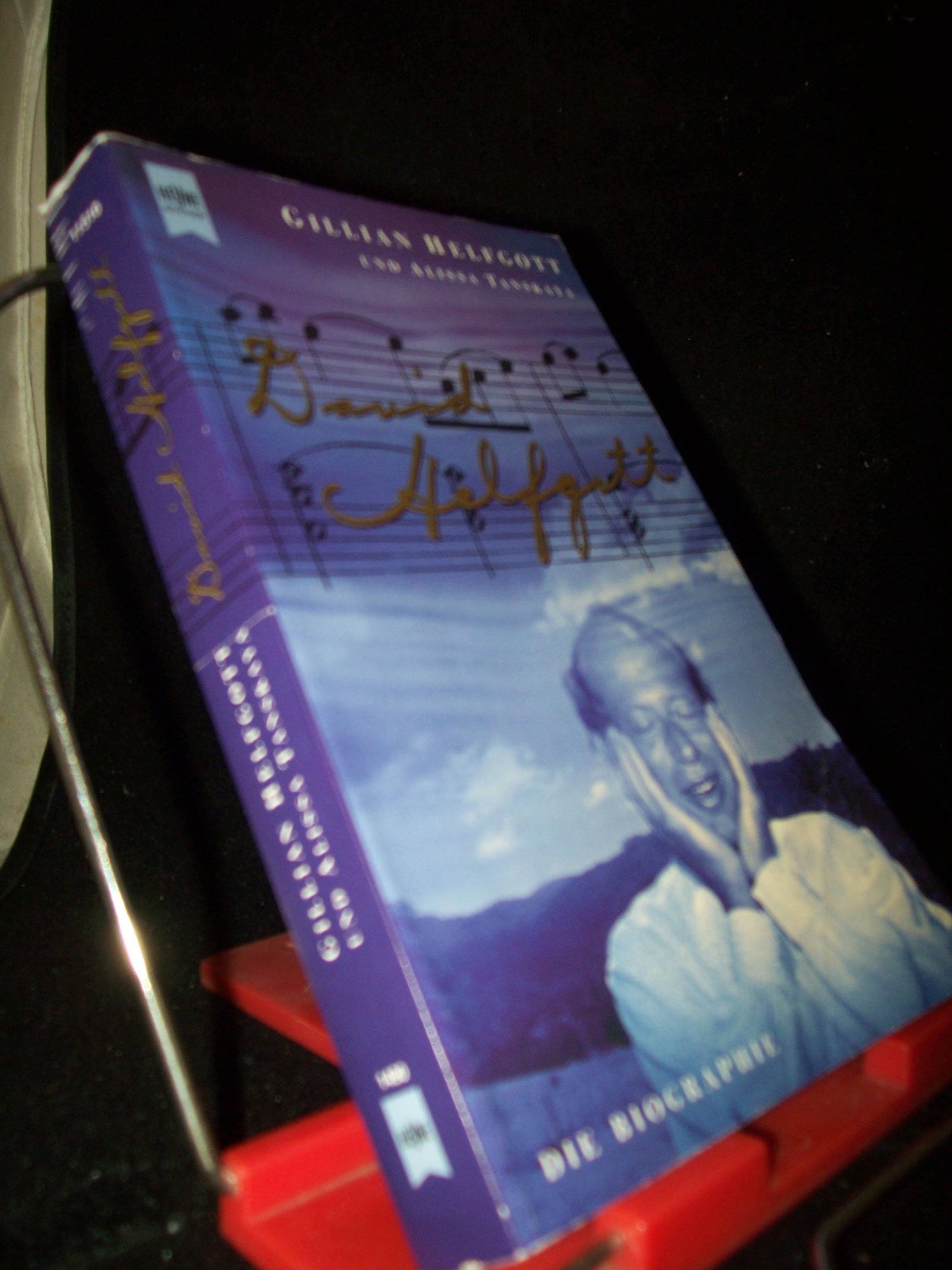 Artikelbild 1 des Artikels “David Helfgott : die Biographie / Gillian Helfgott ; Alissa Tanskaya. Aus dem austral. Engl. von Christa Holtei und Thomas Hag “