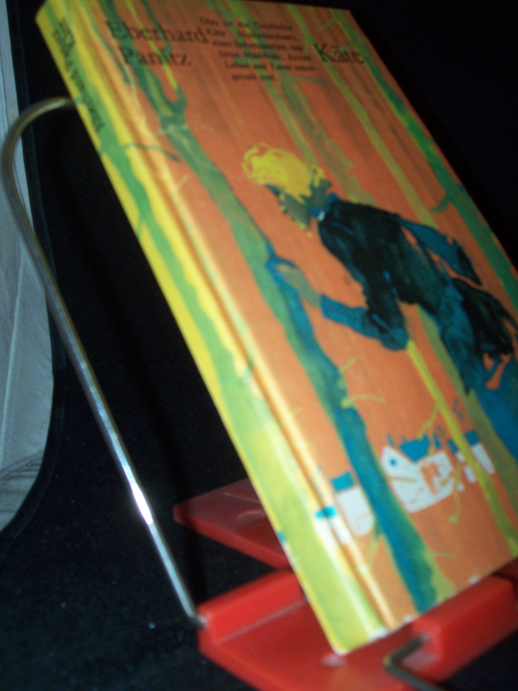 Artikelbild 1 des Artikels “Käte : Eine biograph. Erzählg über Käte Niederkirchner ; Nach
Aufzeichngn u. Berichten ihrer Schwester Mia / Eberhard Panitz.
[Textill.: Hans Bethke] “