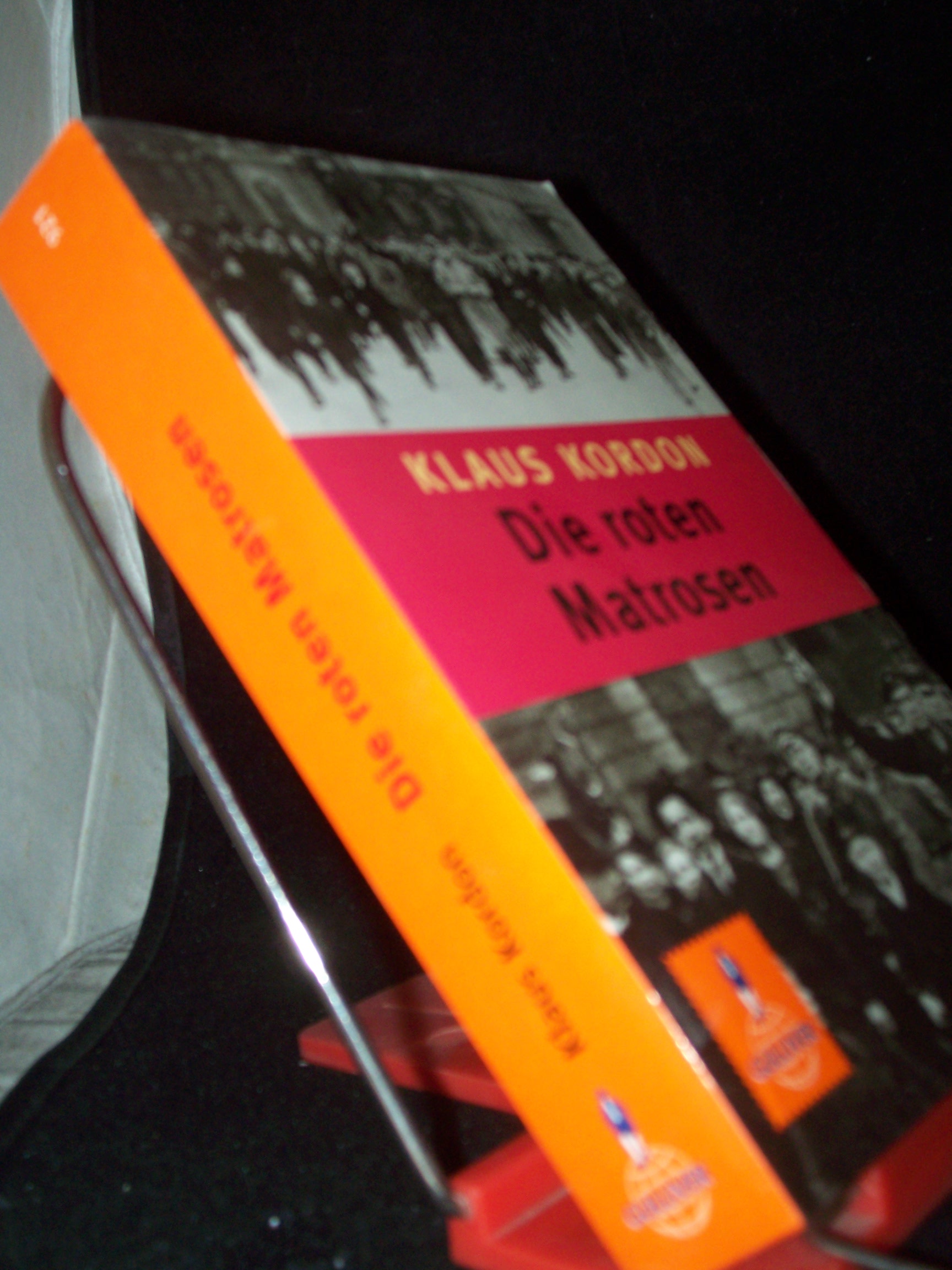 Artikelbild 1 des Artikels “Die roten Matrosen oder ein vergessener Winter : Roman / Klaus Kordon.
Mit einem Nachw. des Autors “