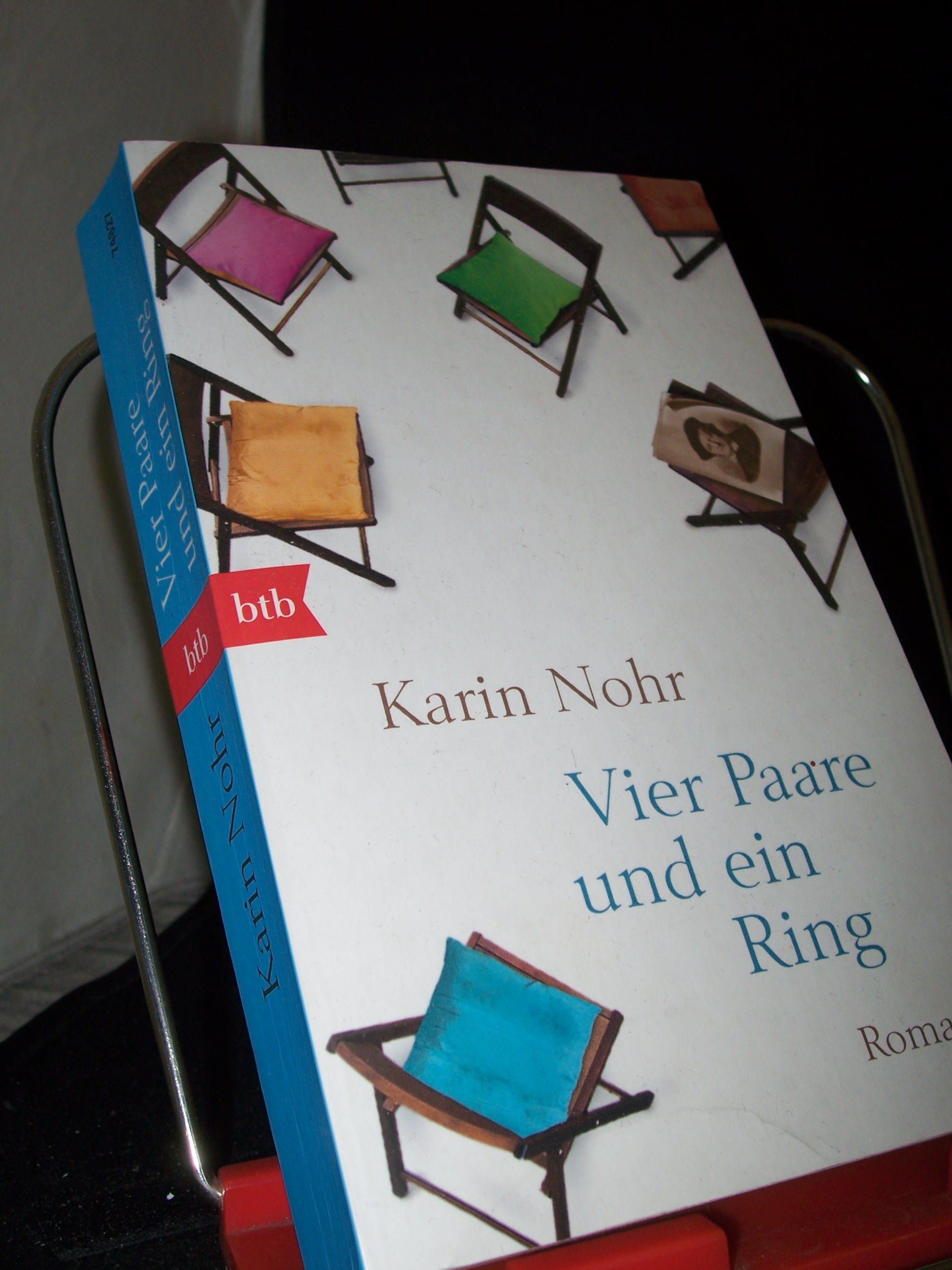 Artikelbild 1 des Artikels “Vier Paare und ein Ring : Roman / Karin Nohr “