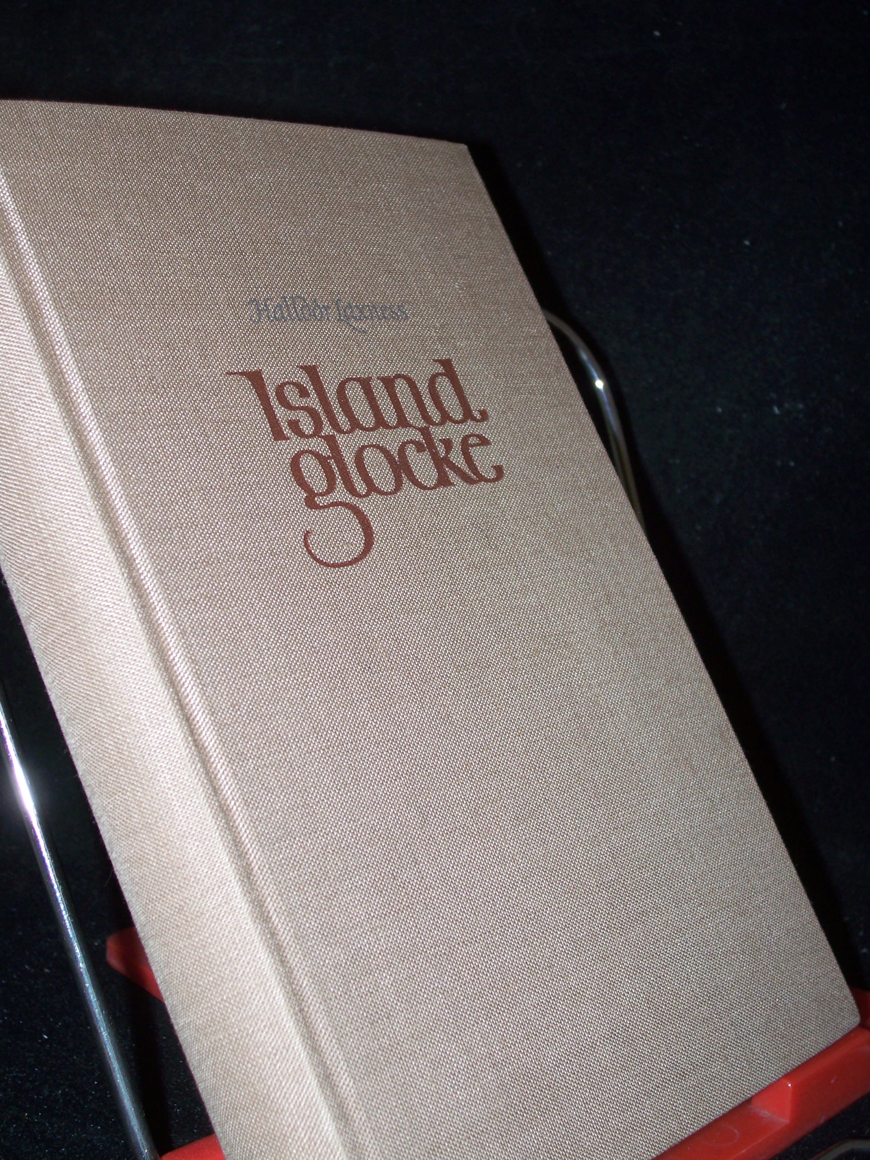 Artikelbild 1 des Artikels “Islandglocke : Roman / Halldór Laxness. [Aus d. Isländ. übers. v. Ernst Harthern] “