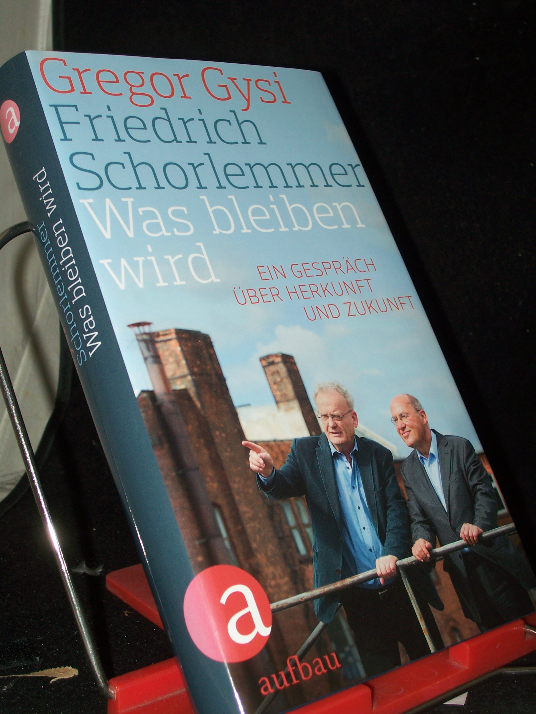 Artikelbild 1 des Artikels “Was bleiben wird : ein Gespräch über Herkunft und Zukunft / Friedrich Schorlemmer ; Gregor Gysi. Hrsg. von Hans-Dieter Schütt “