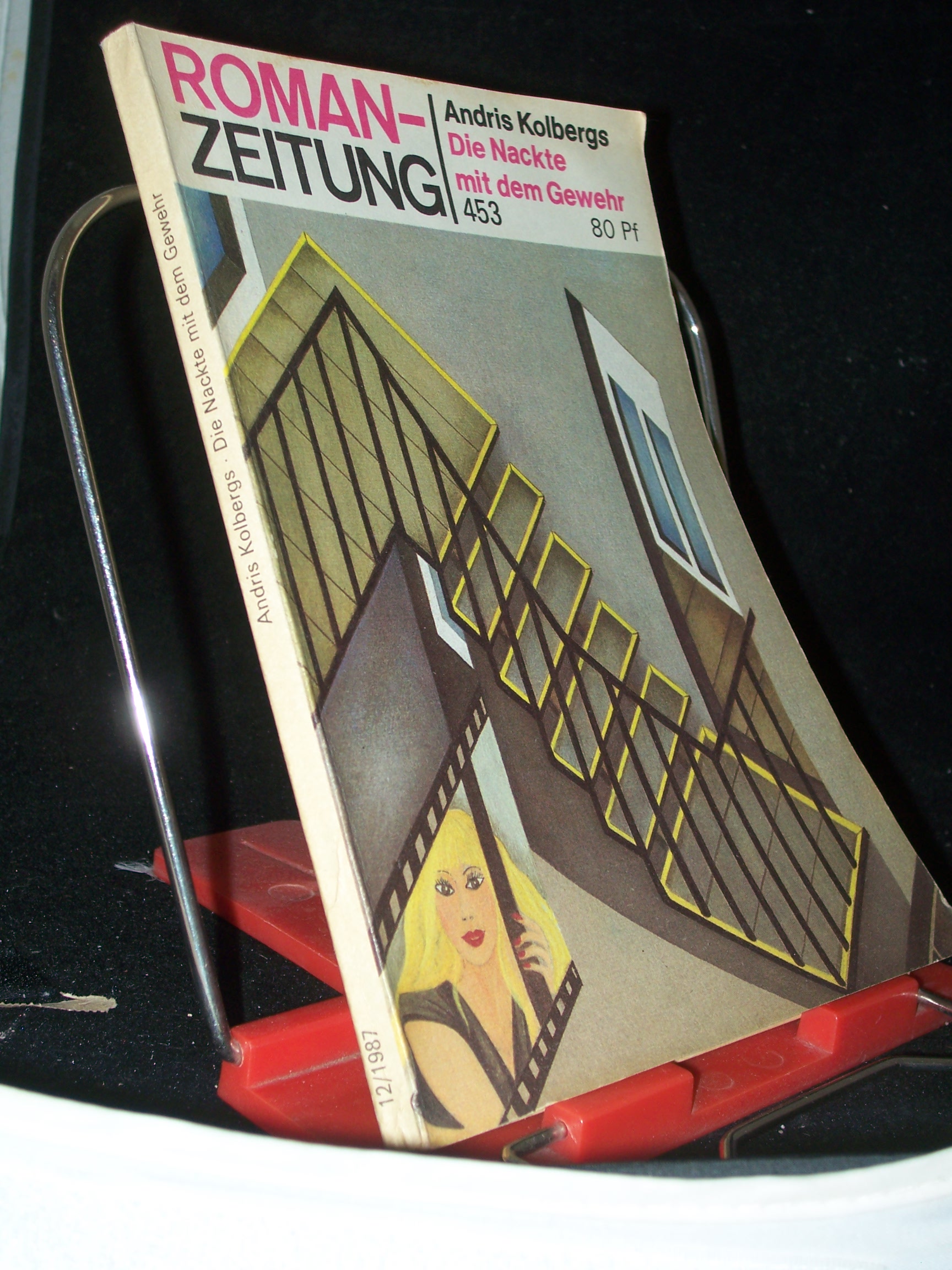 Artikelbild 1 des Artikels “Die Nackte mit dem Gewehr / Andris Kolbergs. [Aus d. Russ. von Helga
Gutsche] “