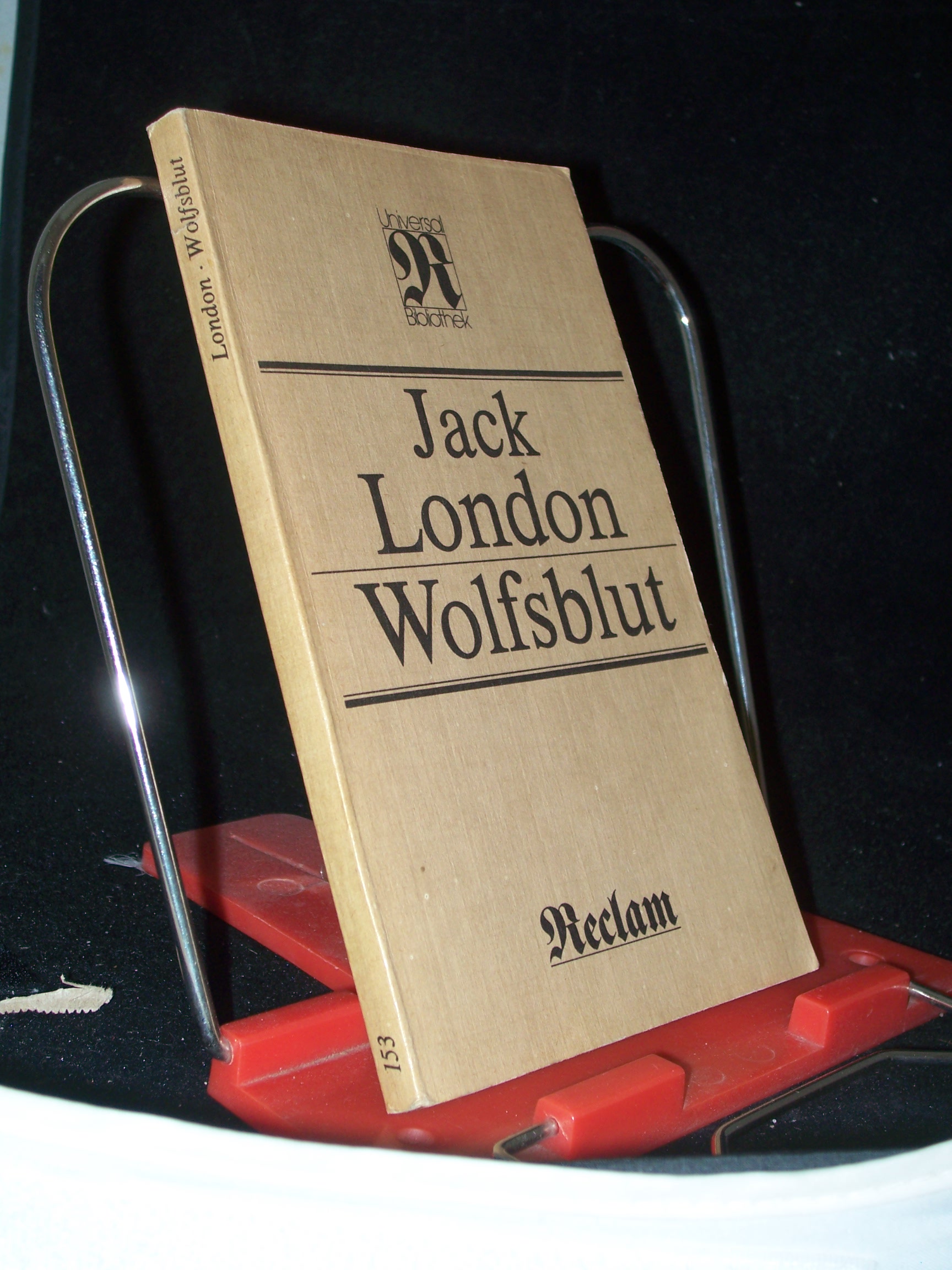 Artikelbild 1 des Artikels “Wolfsblut / Jack London. [Aus d. Engl. einzig berecht. Übers. von M.
Laue] “