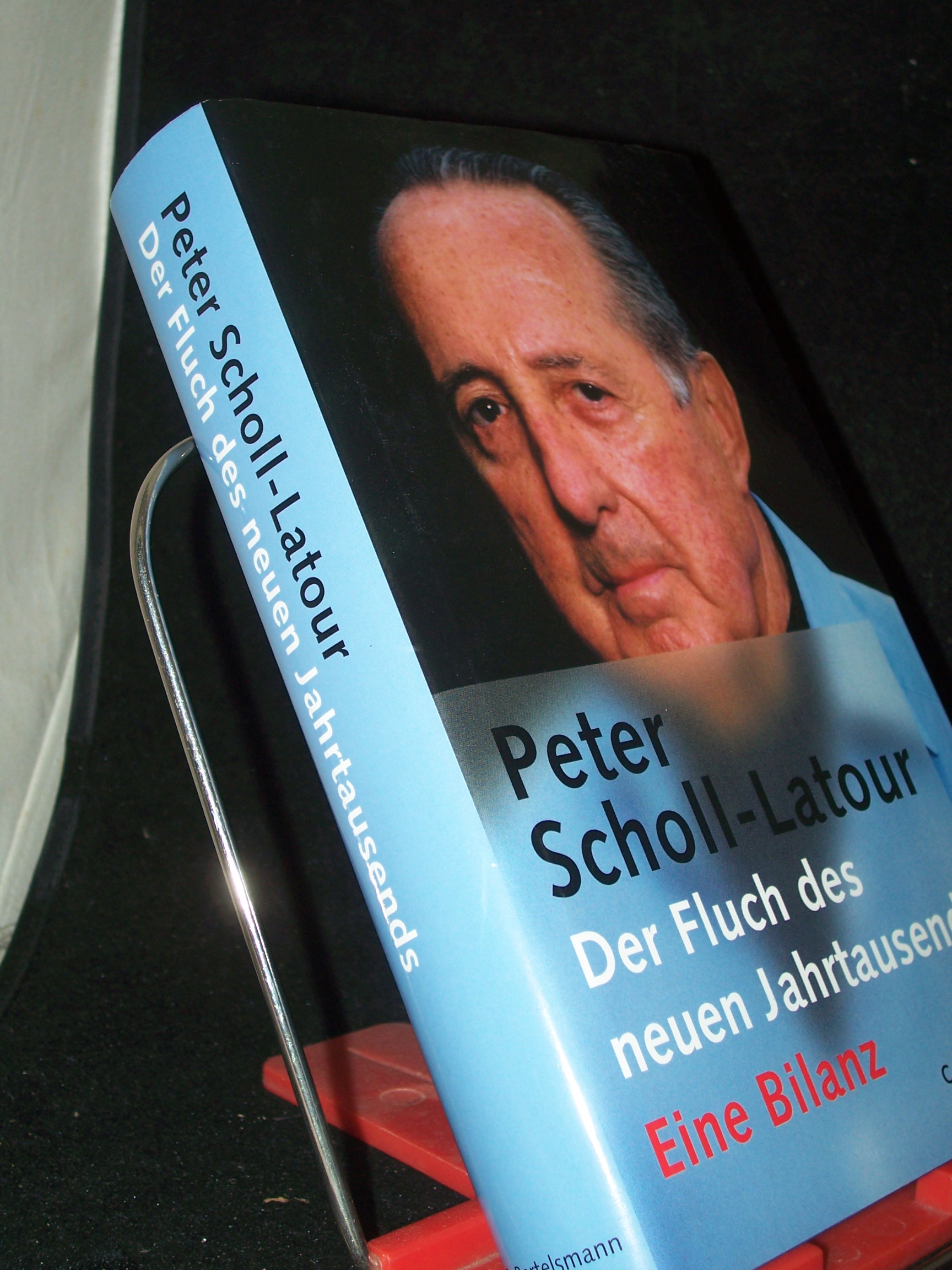 Artikelbild 1 des Artikels “Der Fluch des neuen Jahrtausends : eine Bilanz / Peter Scholl-Latour “