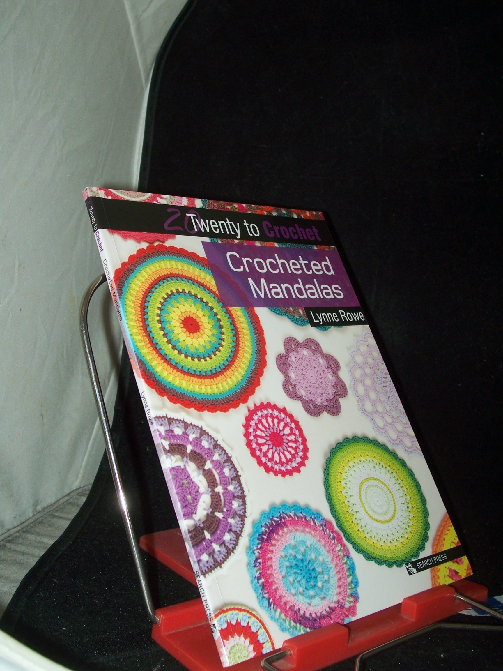 Artikelbild 1 des Artikels “20 to Crochet: Crocheted Mandalas (Twenty to Make) “