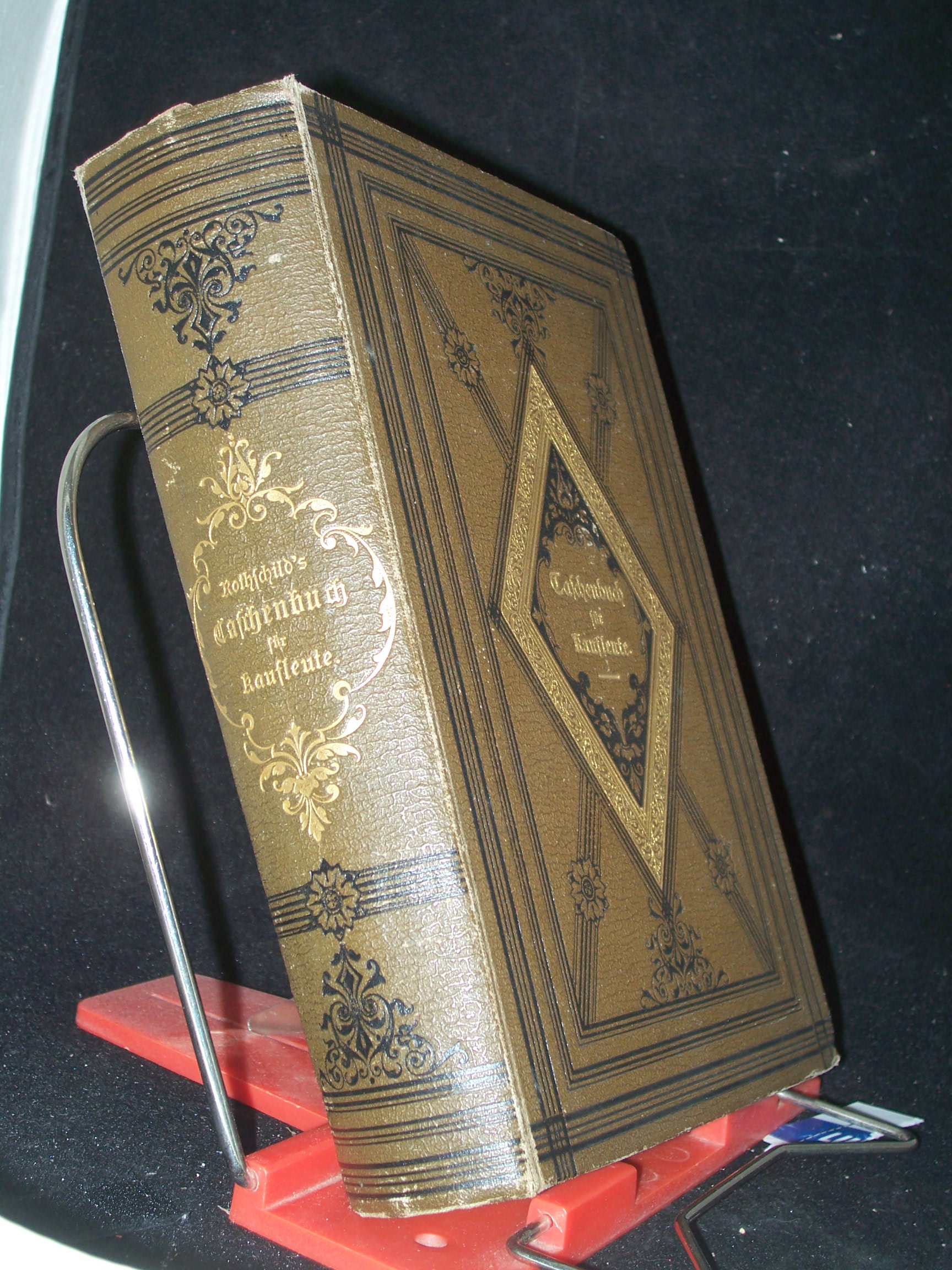 Artikelbild 1 des Artikels “Taschenbuch Für Kaufleute, EIN HANDBUCH FÜR ZÖGLINGE DES HANDELS SOWIE EIN NACHSCHLAGEBUCH FÜR JEDES KONTOR; ENTHALTEND DAS GANZE DER HANDELSWISSENSCHAFT IN ÜBERSICHTLICHER UND GEDRÄNGTER DARTSTELLUNG “