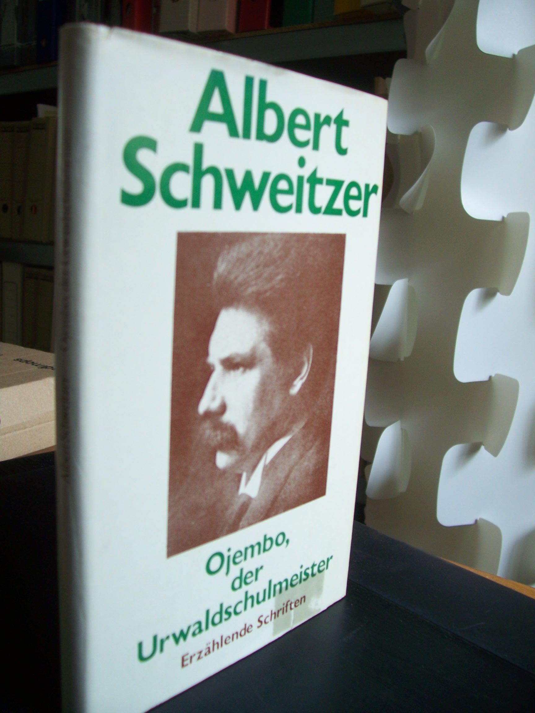 Artikelbild 1 des Artikels “Ojembo, der Urwaldschulmeister : erzählende Schriften / Albert
Schweitzer. Ges. u. hrsg. von Gerhard Fischer “
