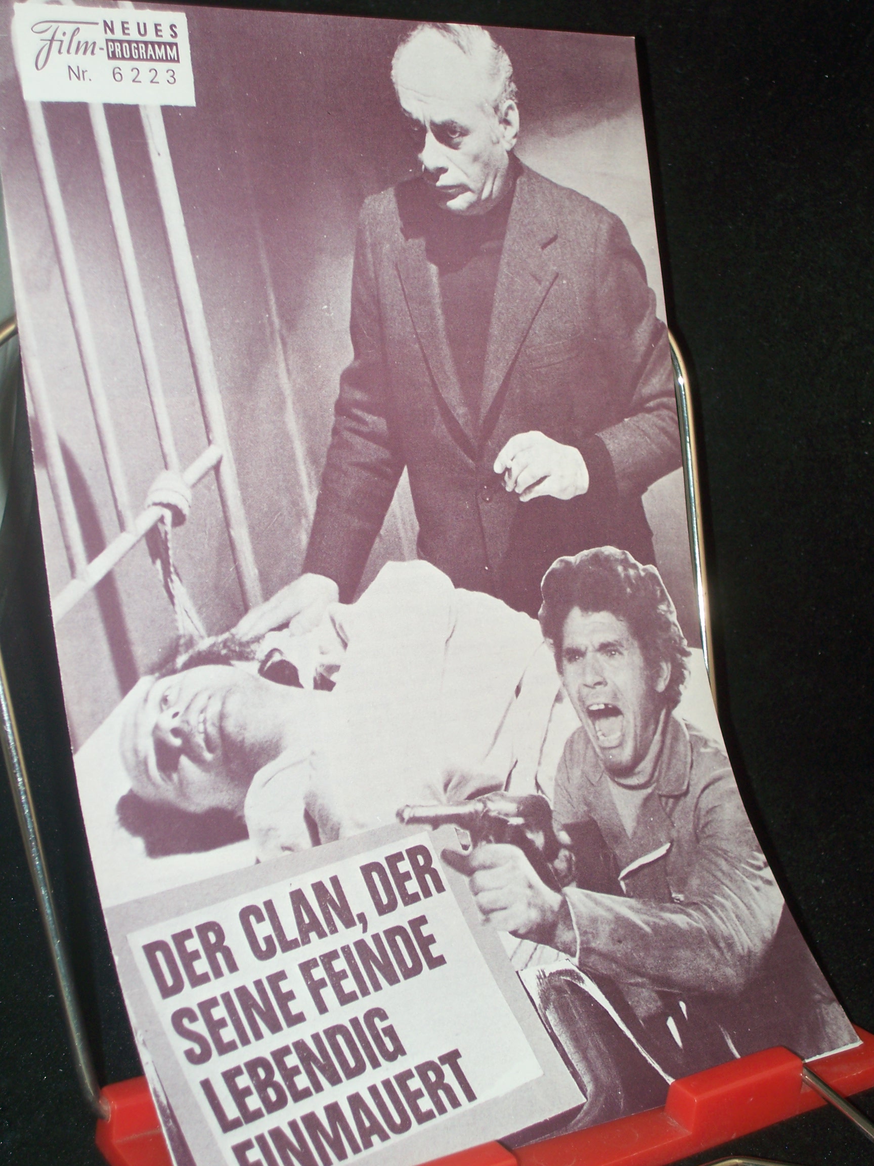 Artikelbild 1 des Artikels “Nr. 6223, September 1972, Der Clan, der seine Feinde lebendig
einmauert “