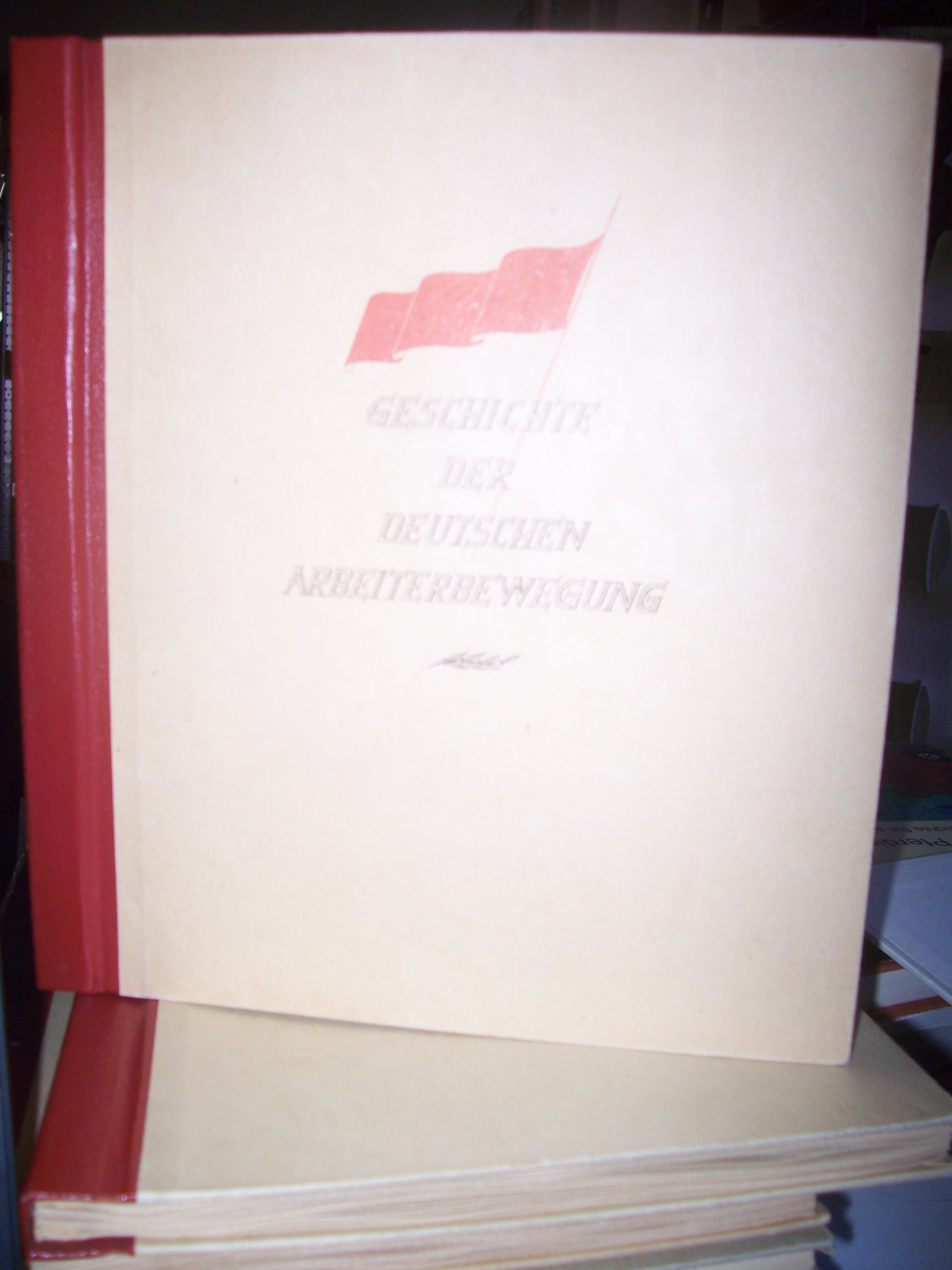 Artikelbild 1 des Artikels “Geschichte der deutschen Arbeiterbewegung Teil: 3., 1918-1946 / [Einl. u. Zwischentexte: W. Herbst] “