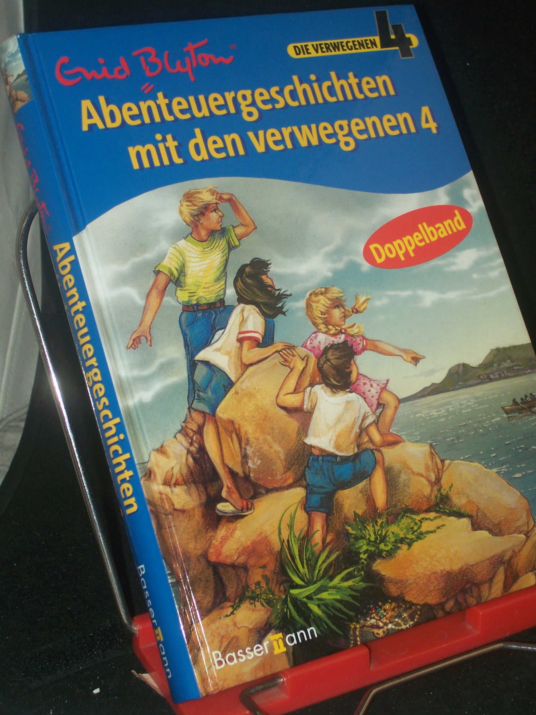 Artikelbild 1 des Artikels “Abenteuergeschichten mit den Verwegenen 4 : [Doppelband] / Enid
Blyton. [Übers.: Ilse Winkler-Hoffmann] “